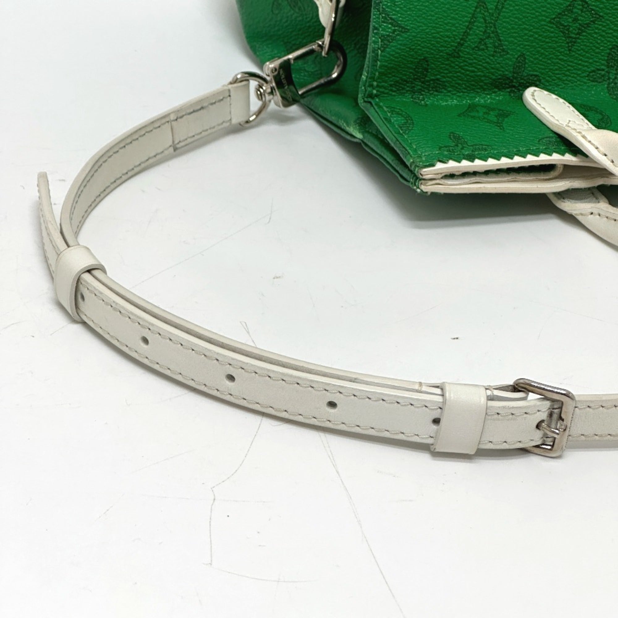 Louis Vuitton Green Monogram Handbag (Pre-Owned)