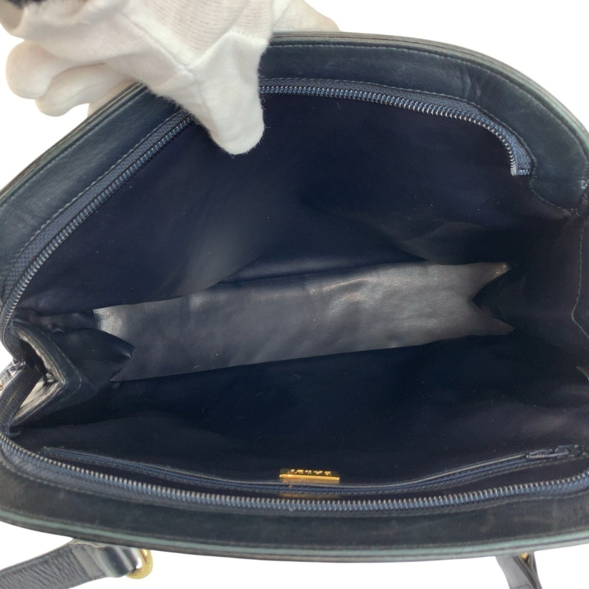 Bally Navy Leather Shoulder Bag (Pre-Owned)