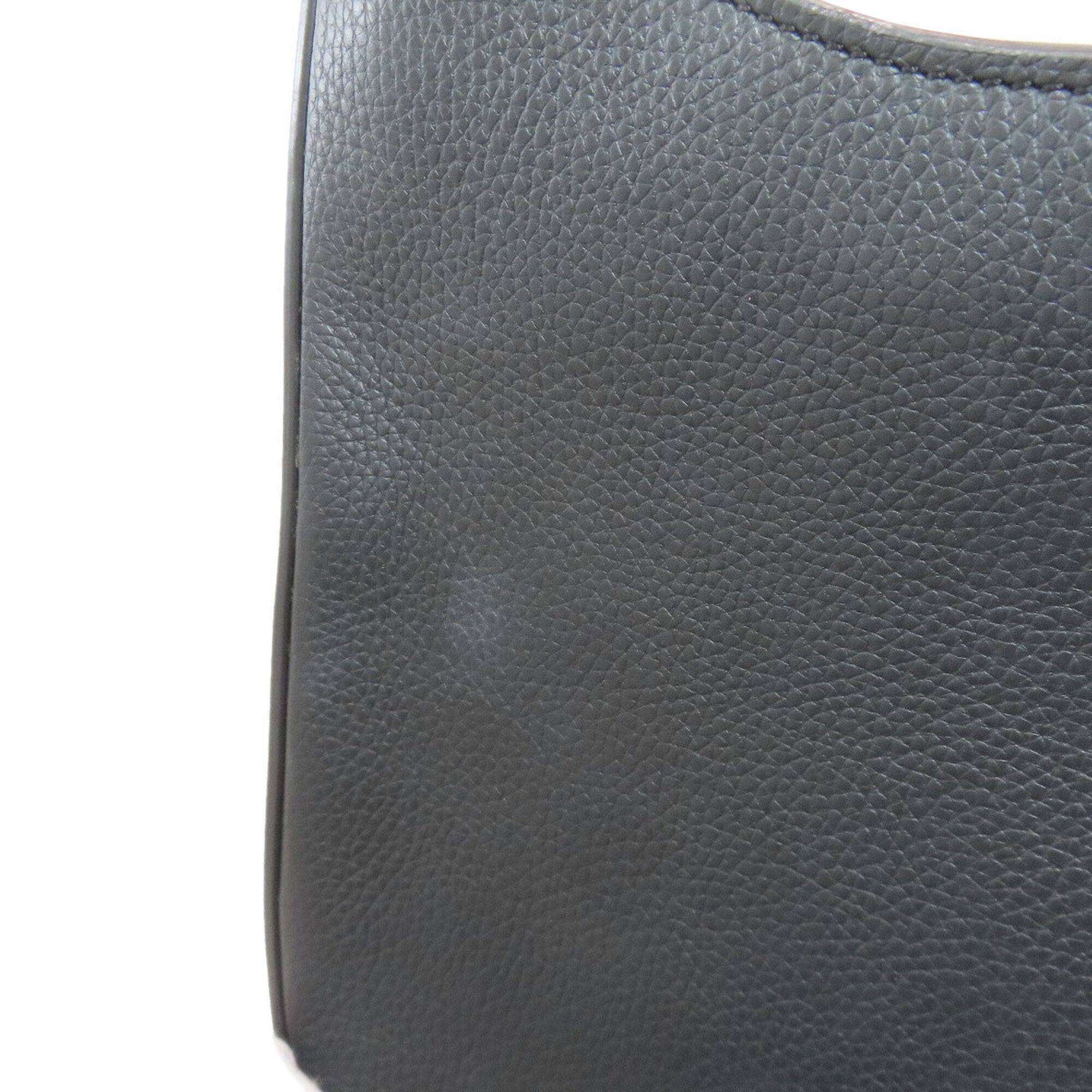 Tod's Black Leather Shoulder Bag (Pre-Owned)