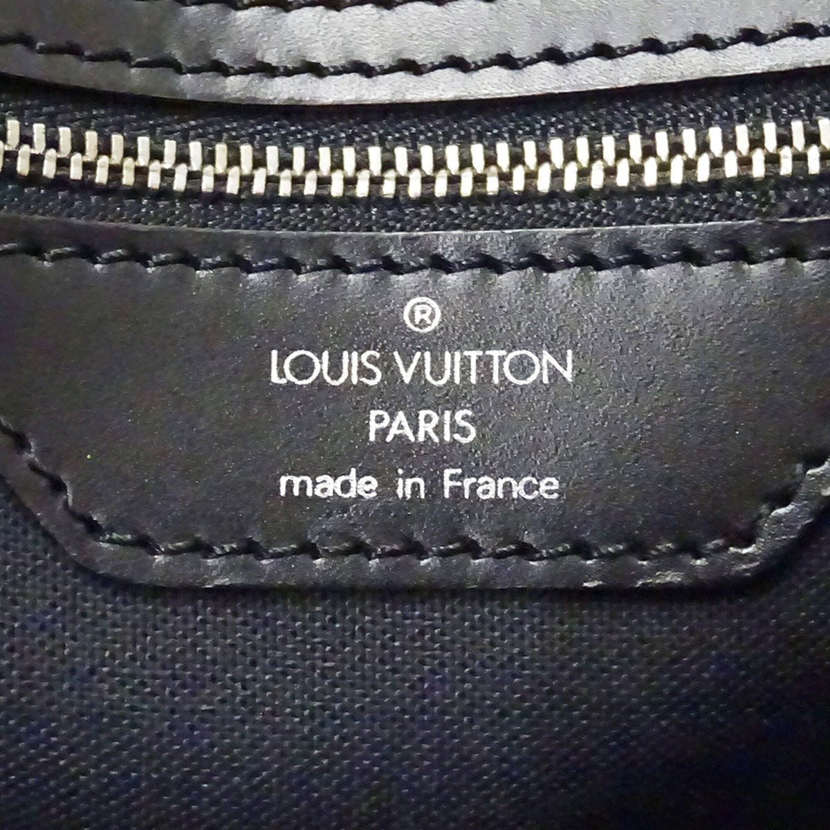 Louis Vuitton Ardoise Black Taiga Leather Handbag Shoulder Bag (Pre-Owned)