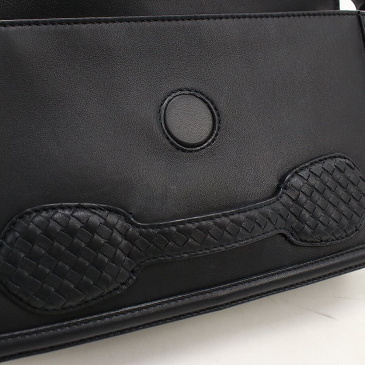 Bottega Veneta Black Leather Shoulder Bag (Pre-Owned)