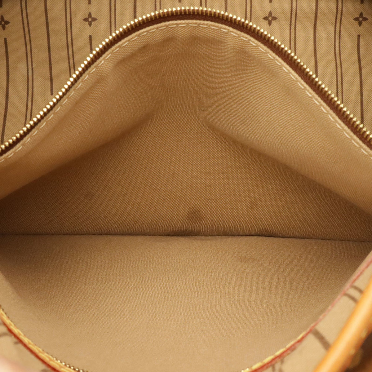 Louis Vuitton Brown Monogram Monogram Shoulder Bag (Pre-Owned)