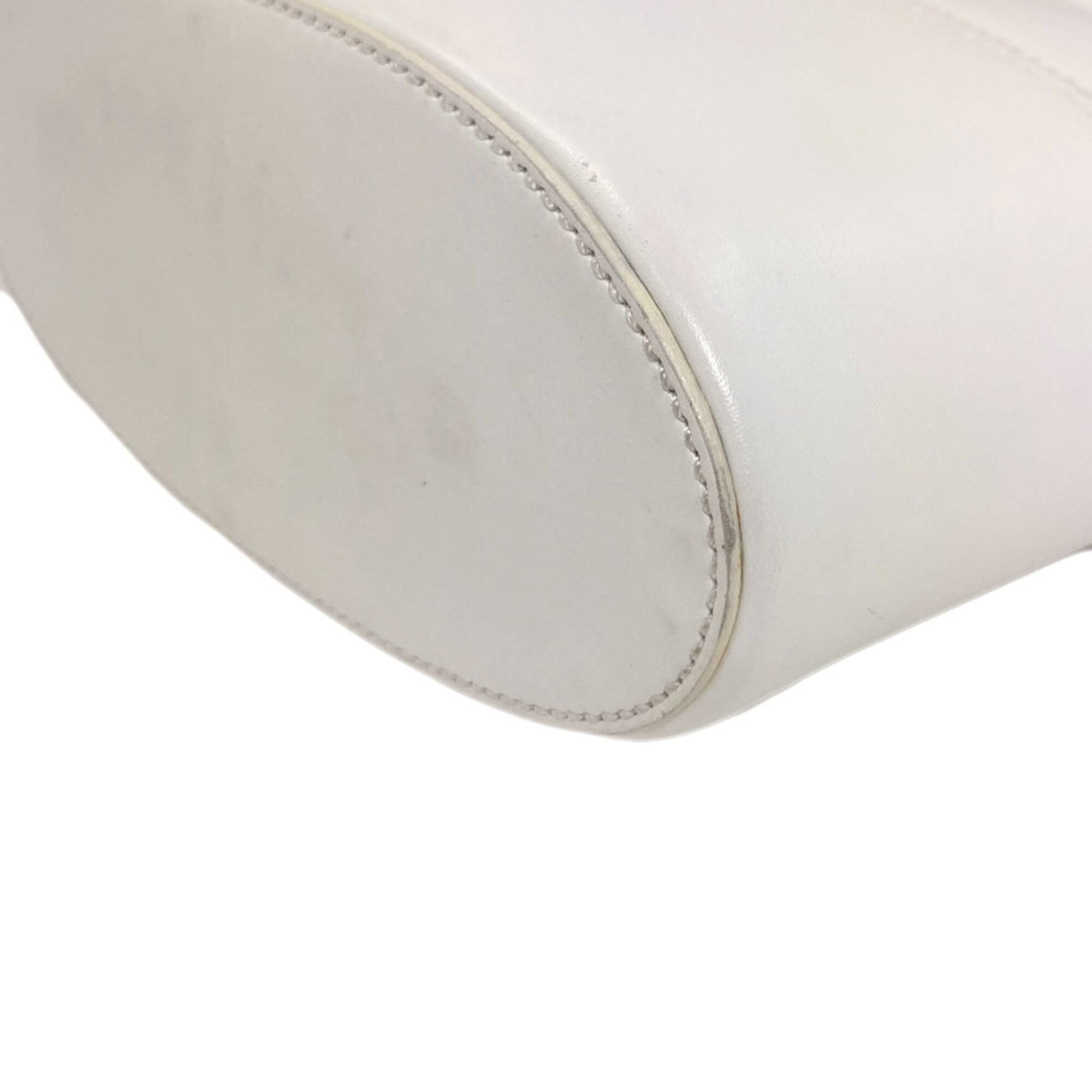 Tod's White Leather Handbag (Pre-Owned)