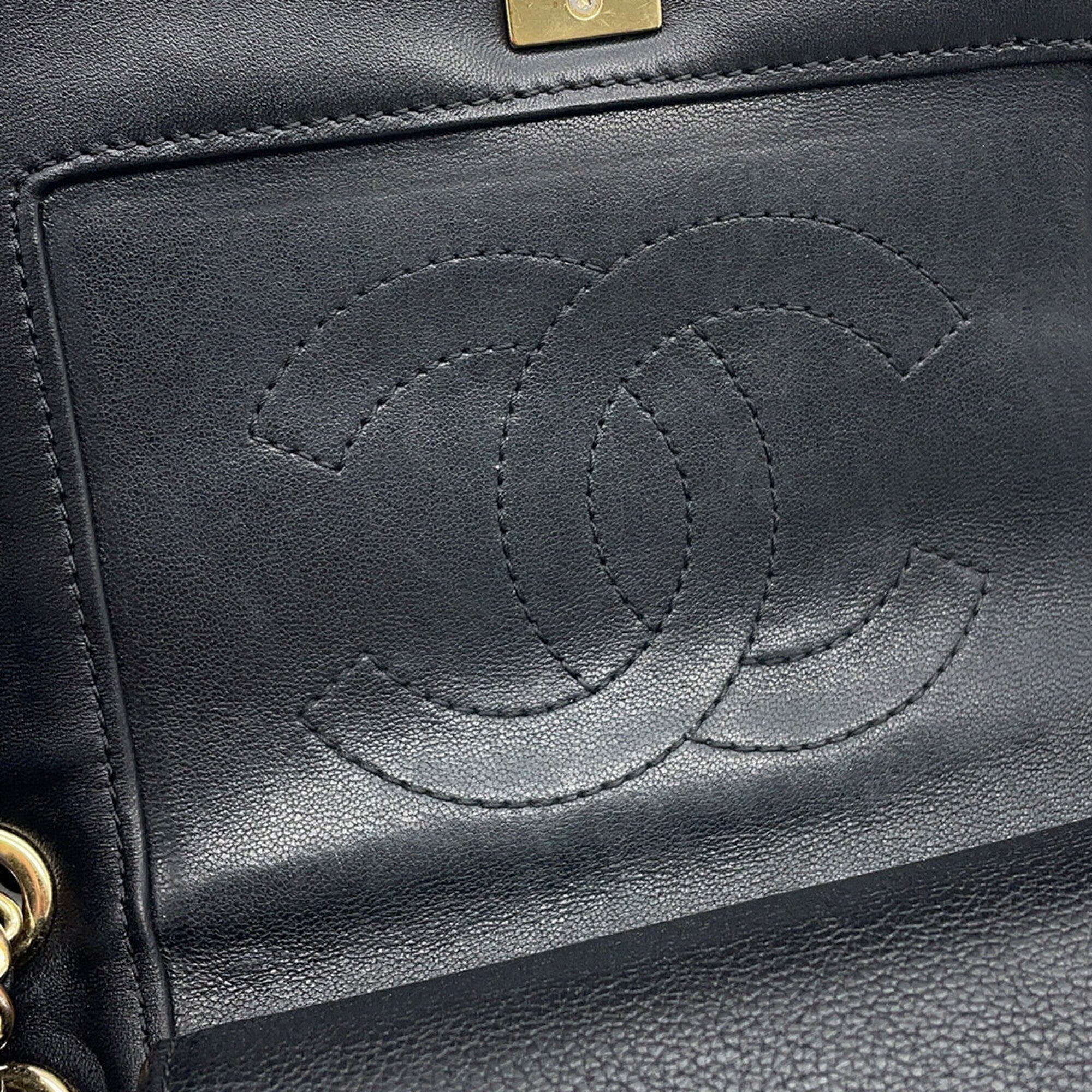 Chanel Black Leather Handbag Shoulder Bag (Pre-Owned)