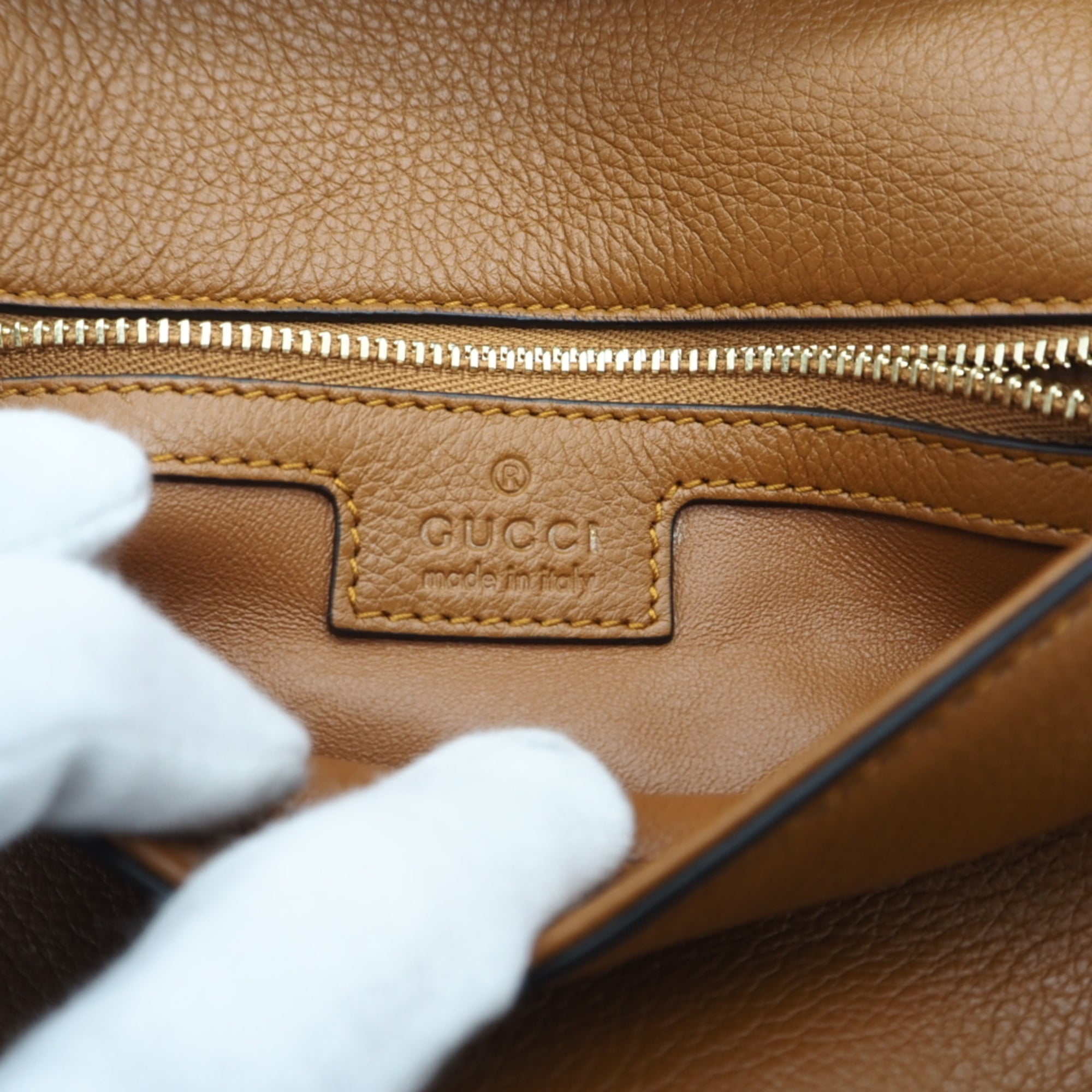 Gucci Camel Leather Shoulder Bag (Pre-Owned)