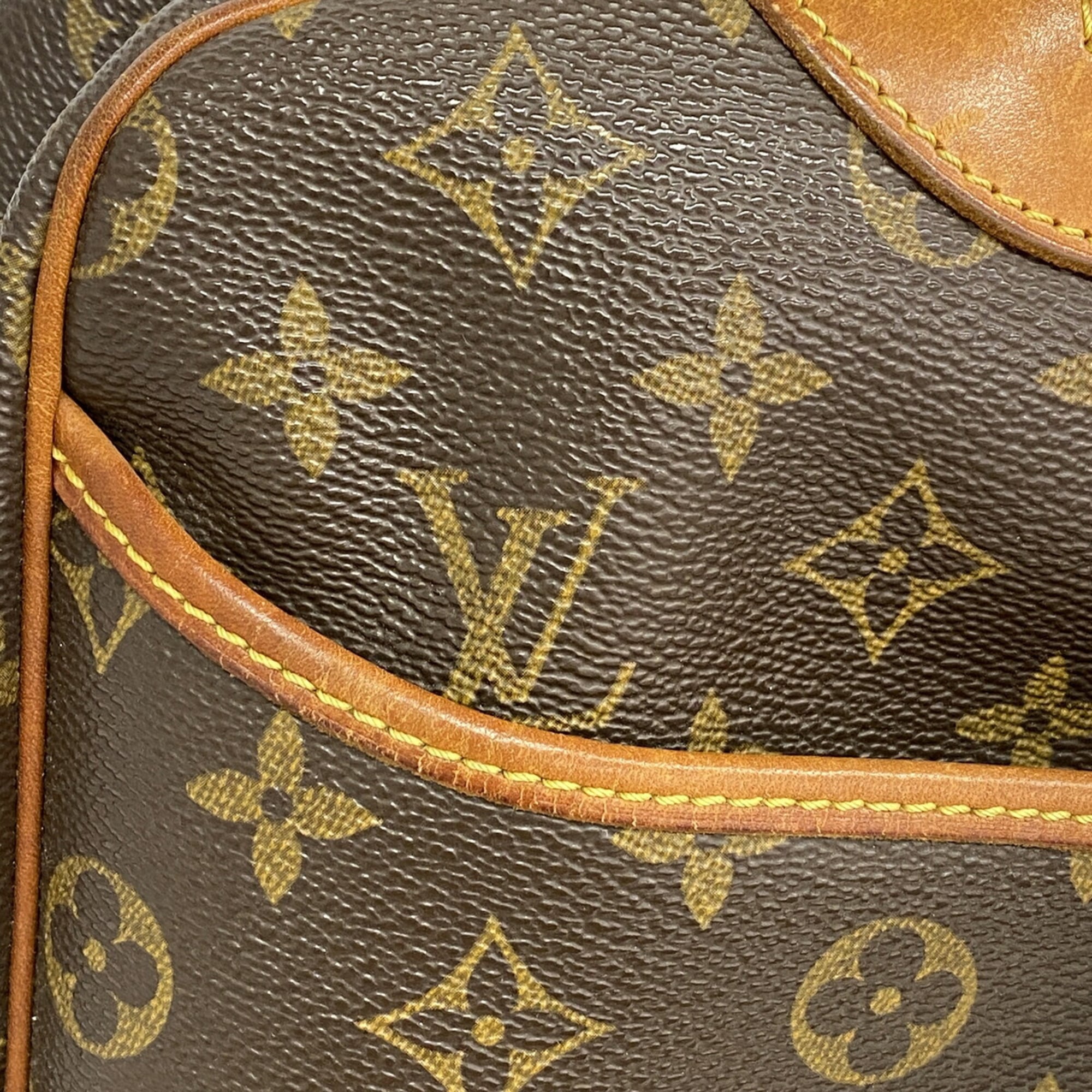Louis Vuitton Brown Handbag (Pre-Owned)