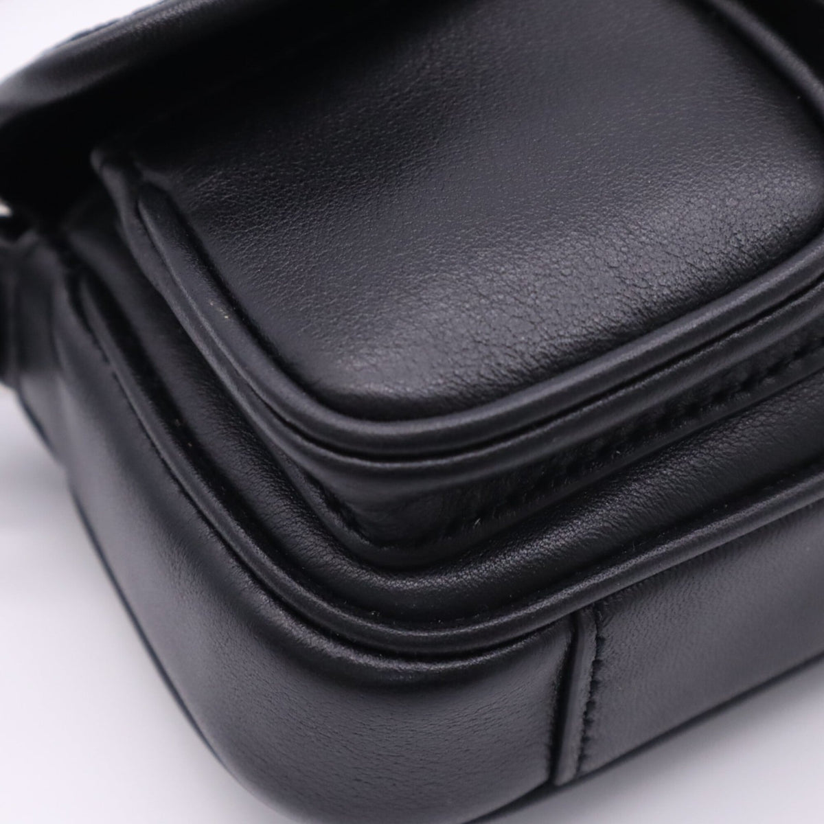 Michael Kors Black Leather Handbag (Pre-Owned)