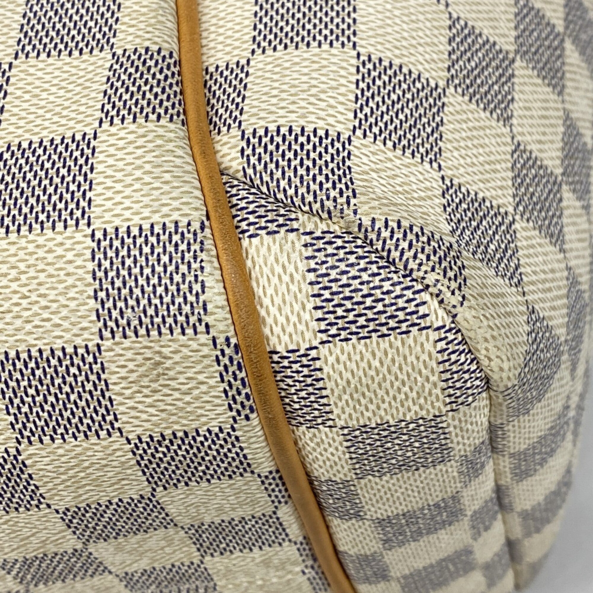 Louis Vuitton White Tote Bag (Pre-Owned)