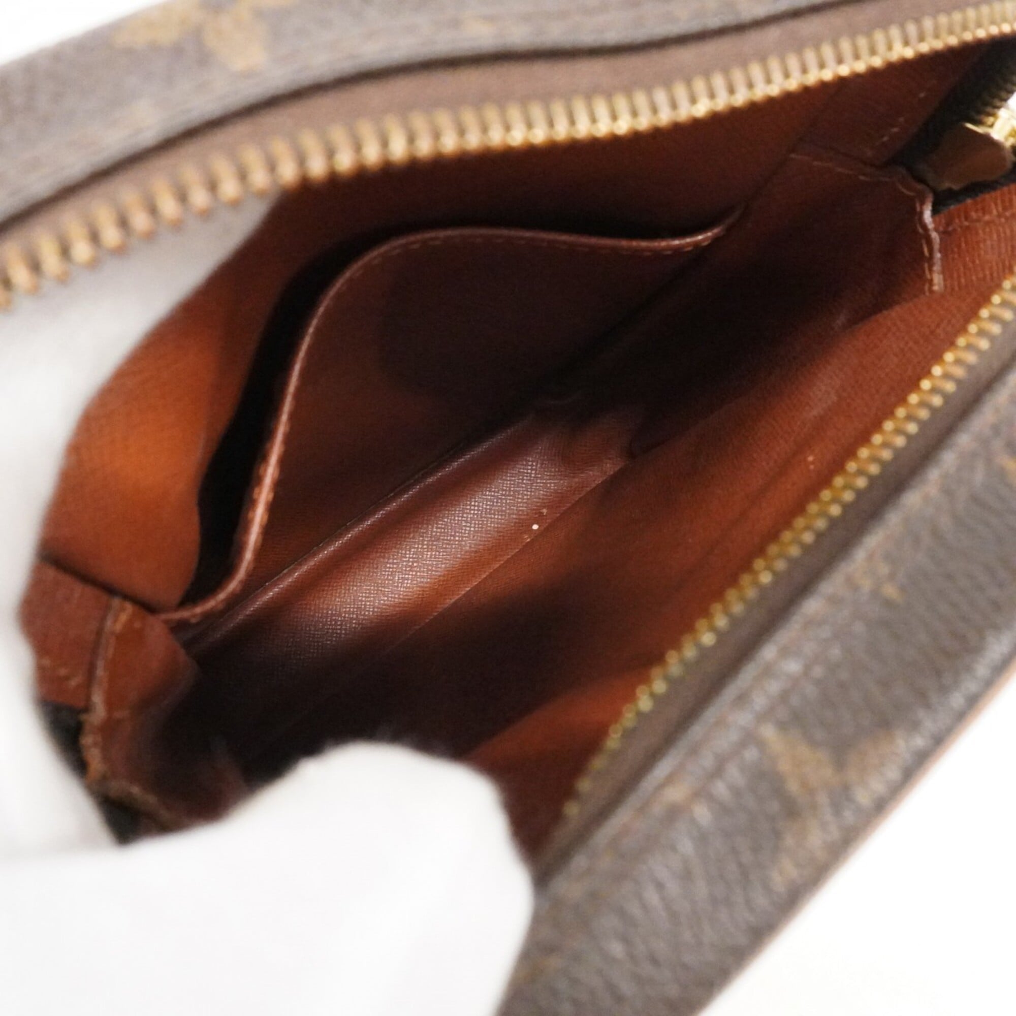 Louis Vuitton Brown Shoulder Bag (Pre-Owned)