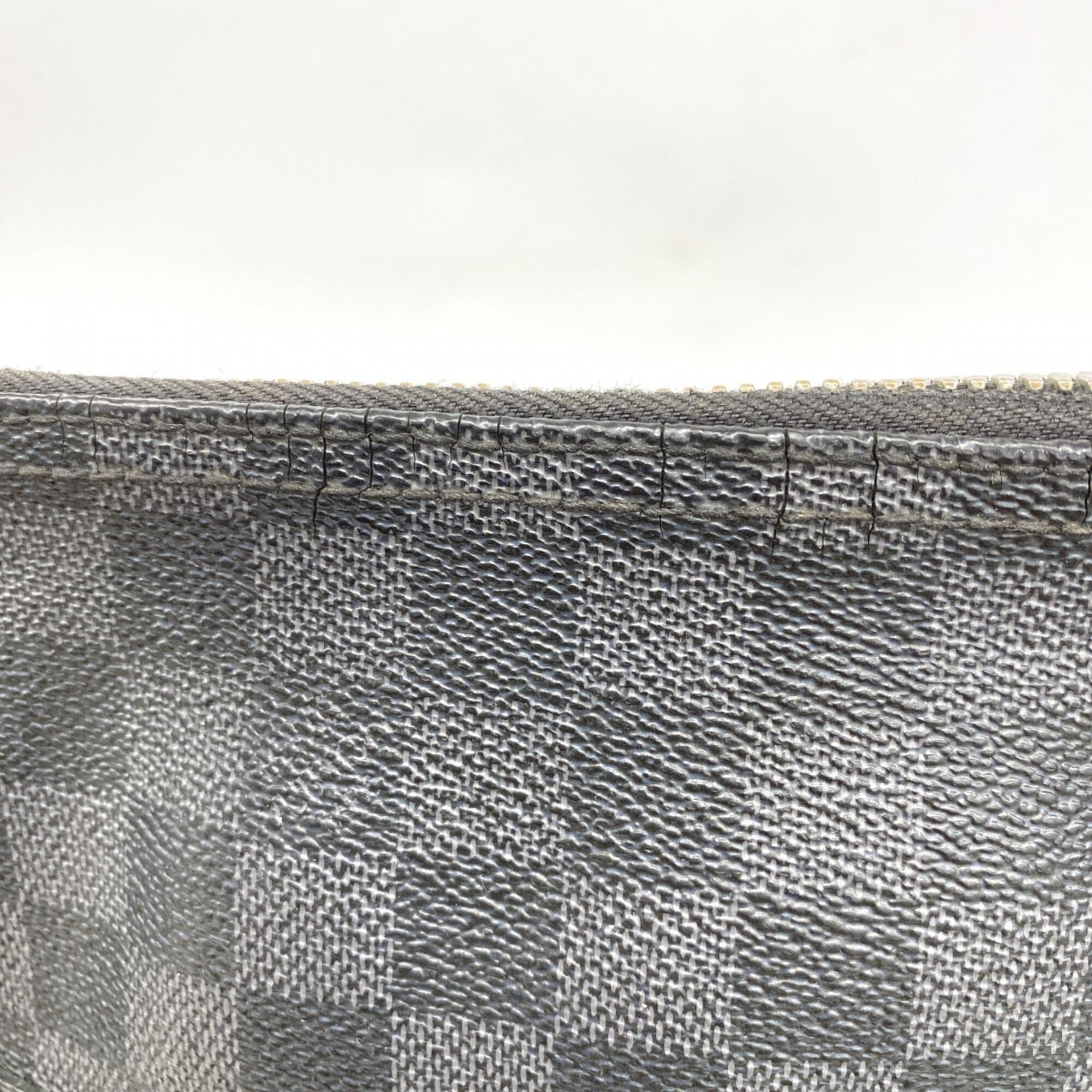 Louis Vuitton Black Shoulder Bag (Pre-Owned)