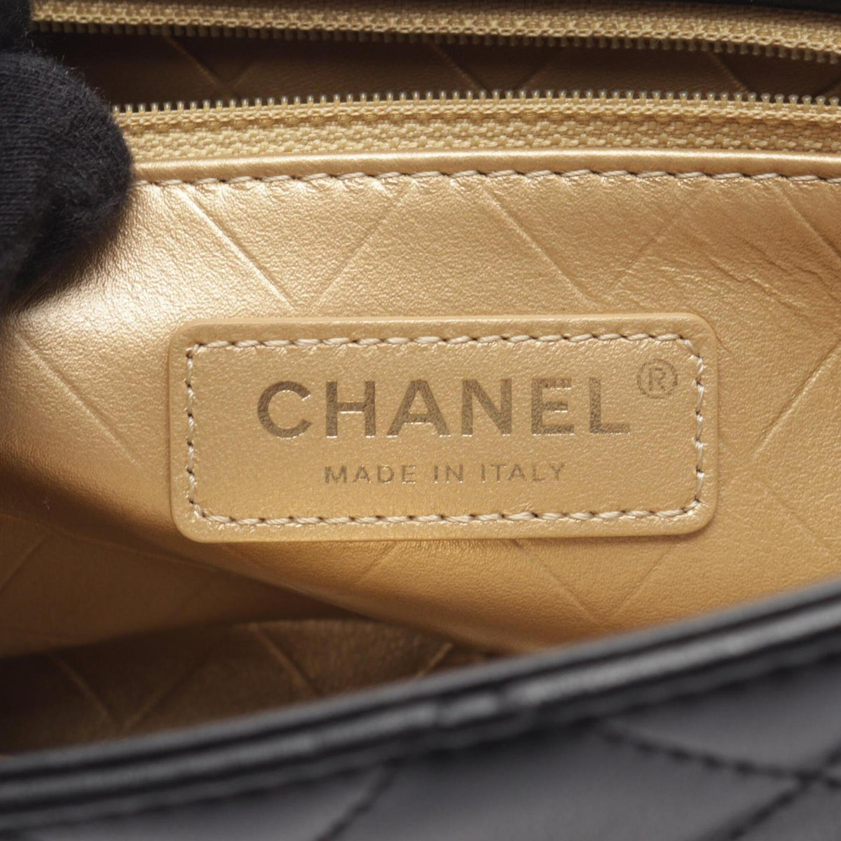 Chanel Black Leather Handbag Shoulder Bag (Pre-Owned)