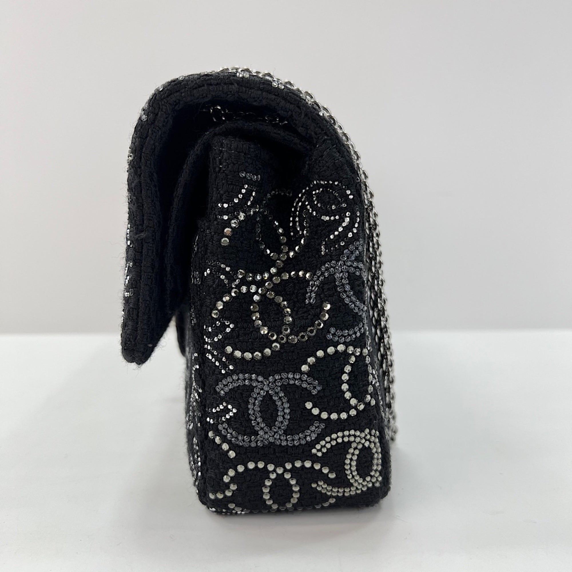 Chanel Black Shoulder Bag (Pre-Owned)