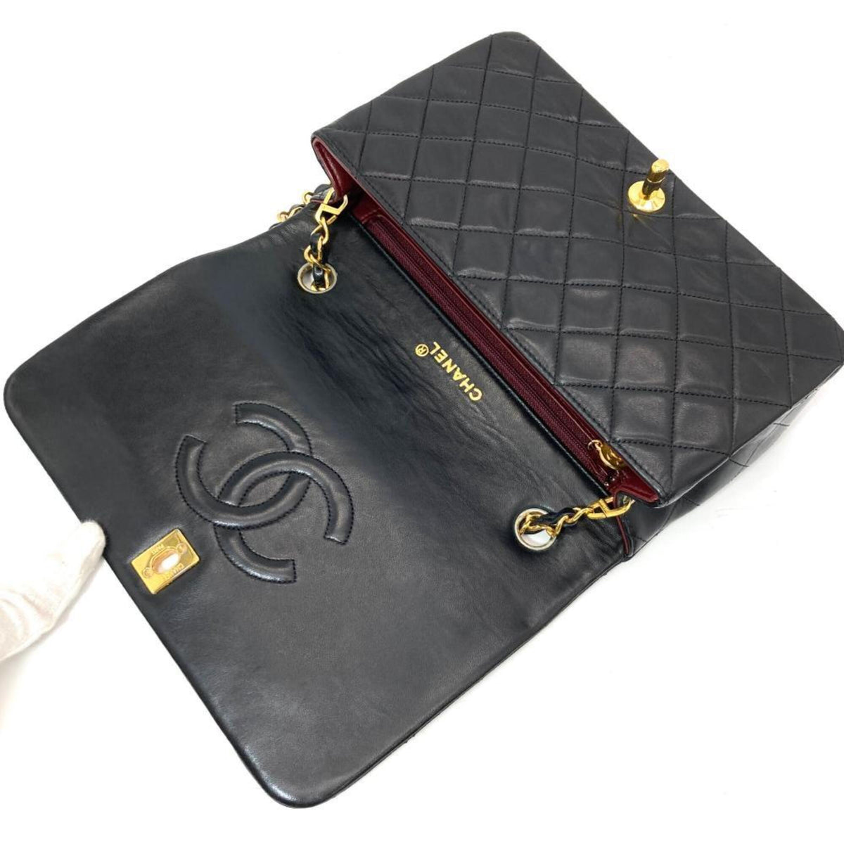 Chanel Black Shoulder Bag (Pre-Owned)
