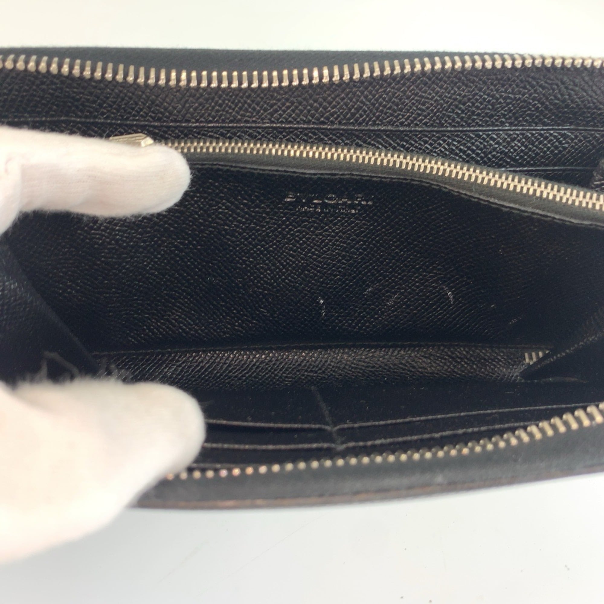 Bvlgari Black Leather Long Wallet (Bi-Fold) (Pre-Owned)