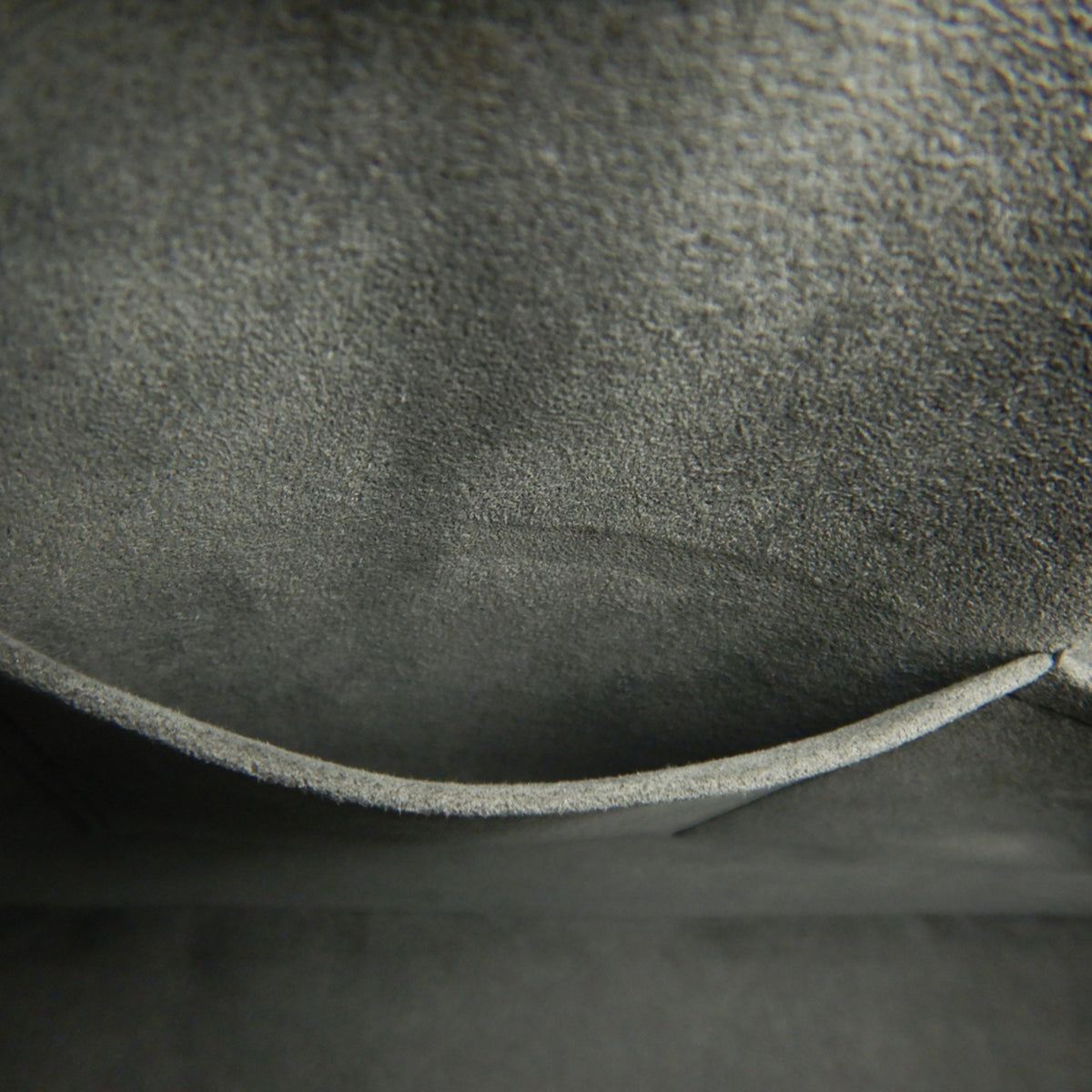 Louis Vuitton Noir Epi Leather Handbag (Pre-Owned)