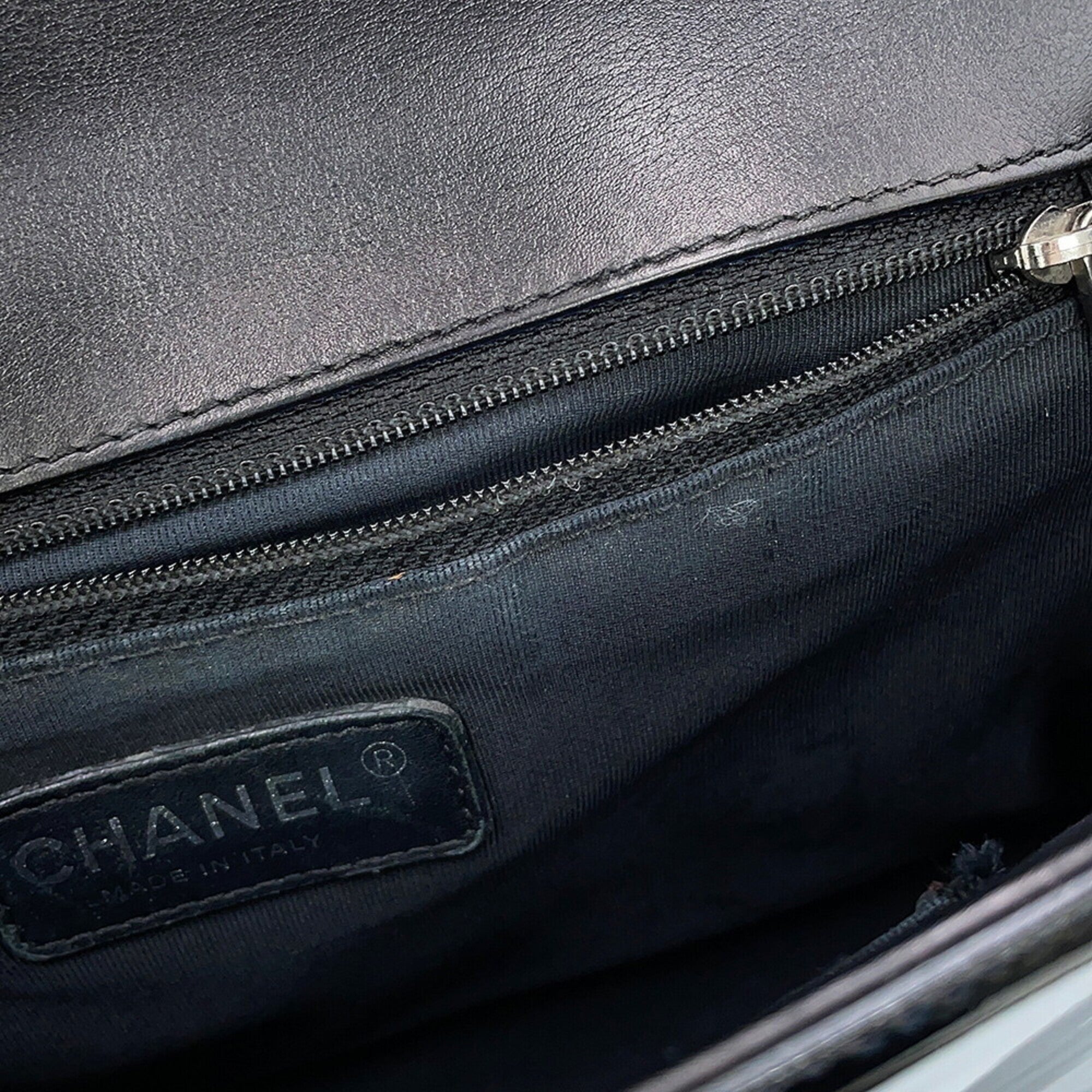 Chanel Matelasse Black Patent Leather Handbag Shoulder Bag (Pre-Owned)