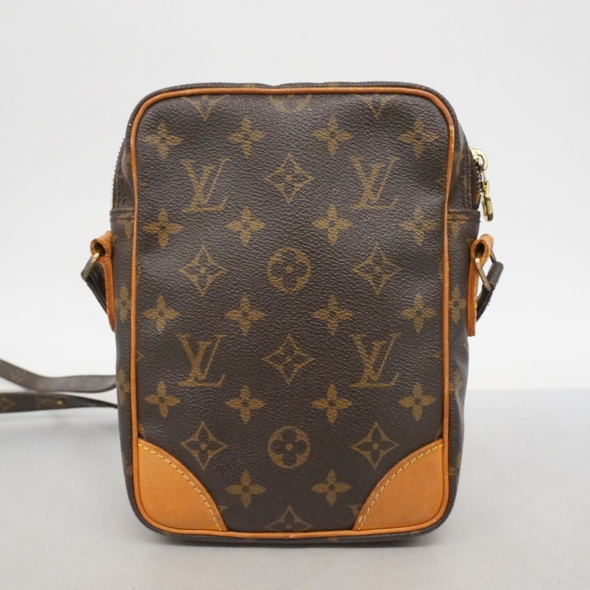 Louis Vuitton Brown Shoulder Bag (Pre-Owned)