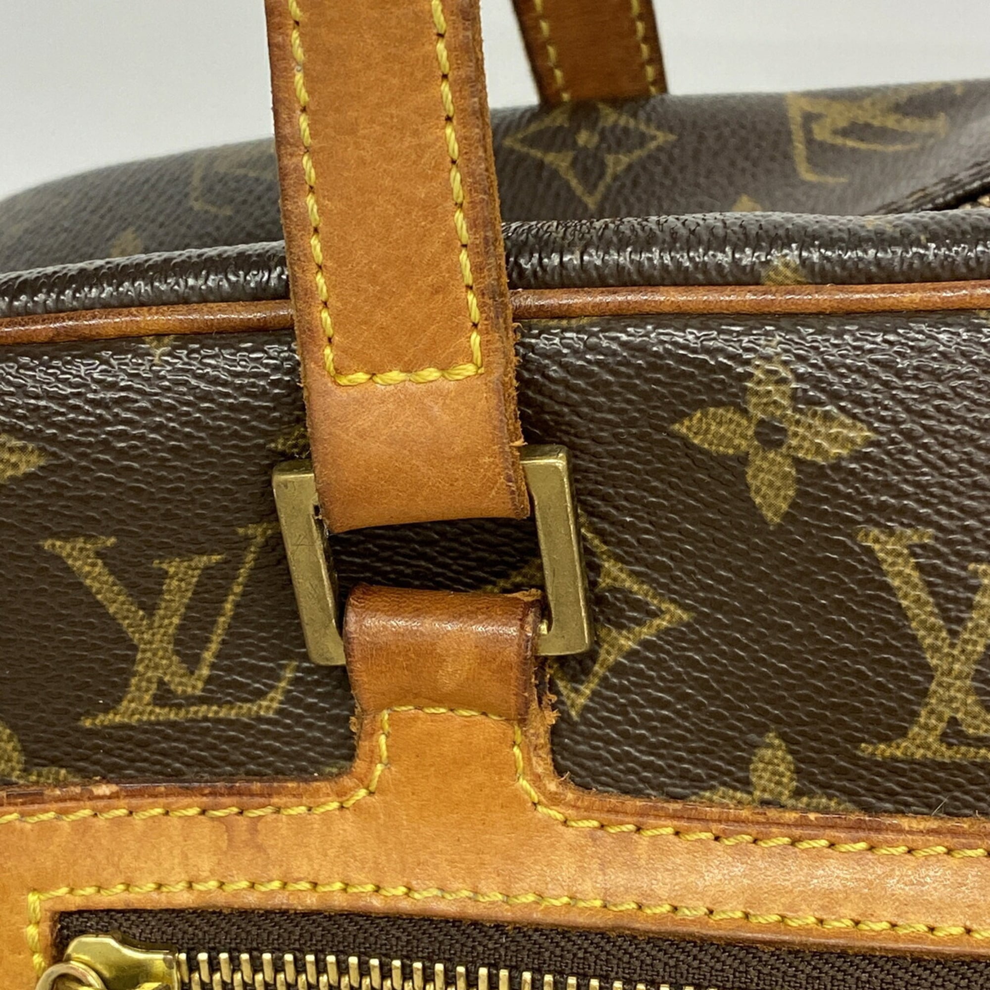 Louis Vuitton Brown Shoulder Bag (Pre-Owned)