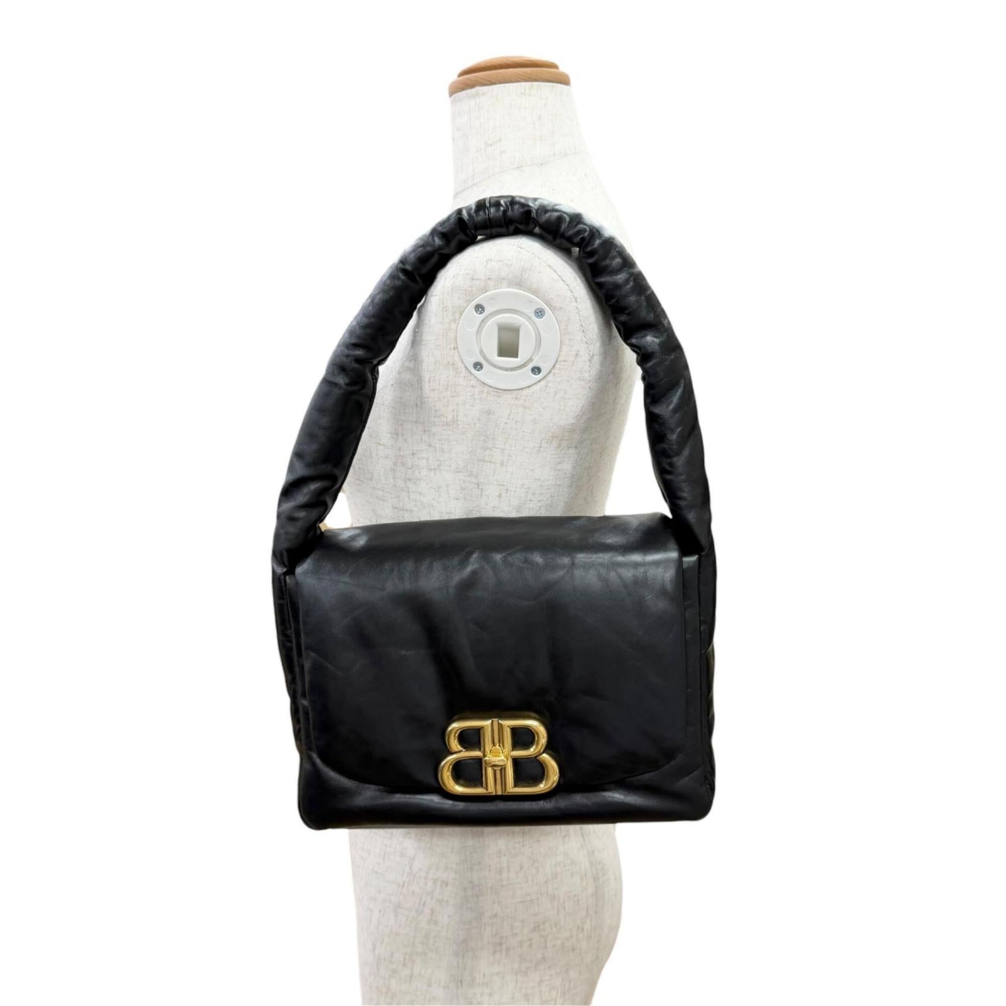 Balenciaga Black Leather Shoulder Bag (Pre-Owned)