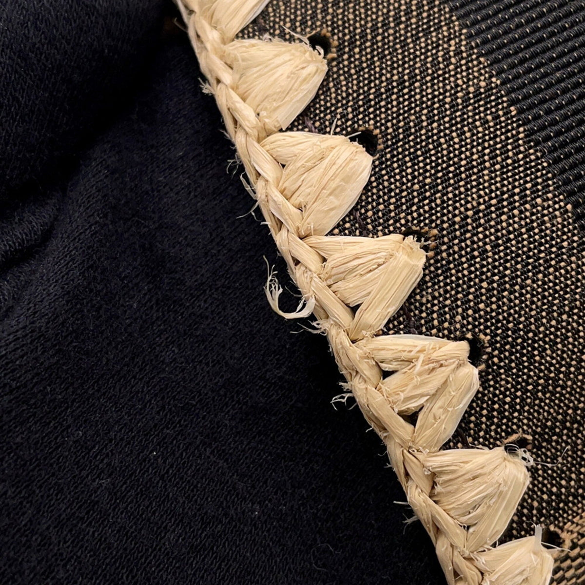 Fendi Beige Brown Raffia Canvas Handbag (Pre-Owned)