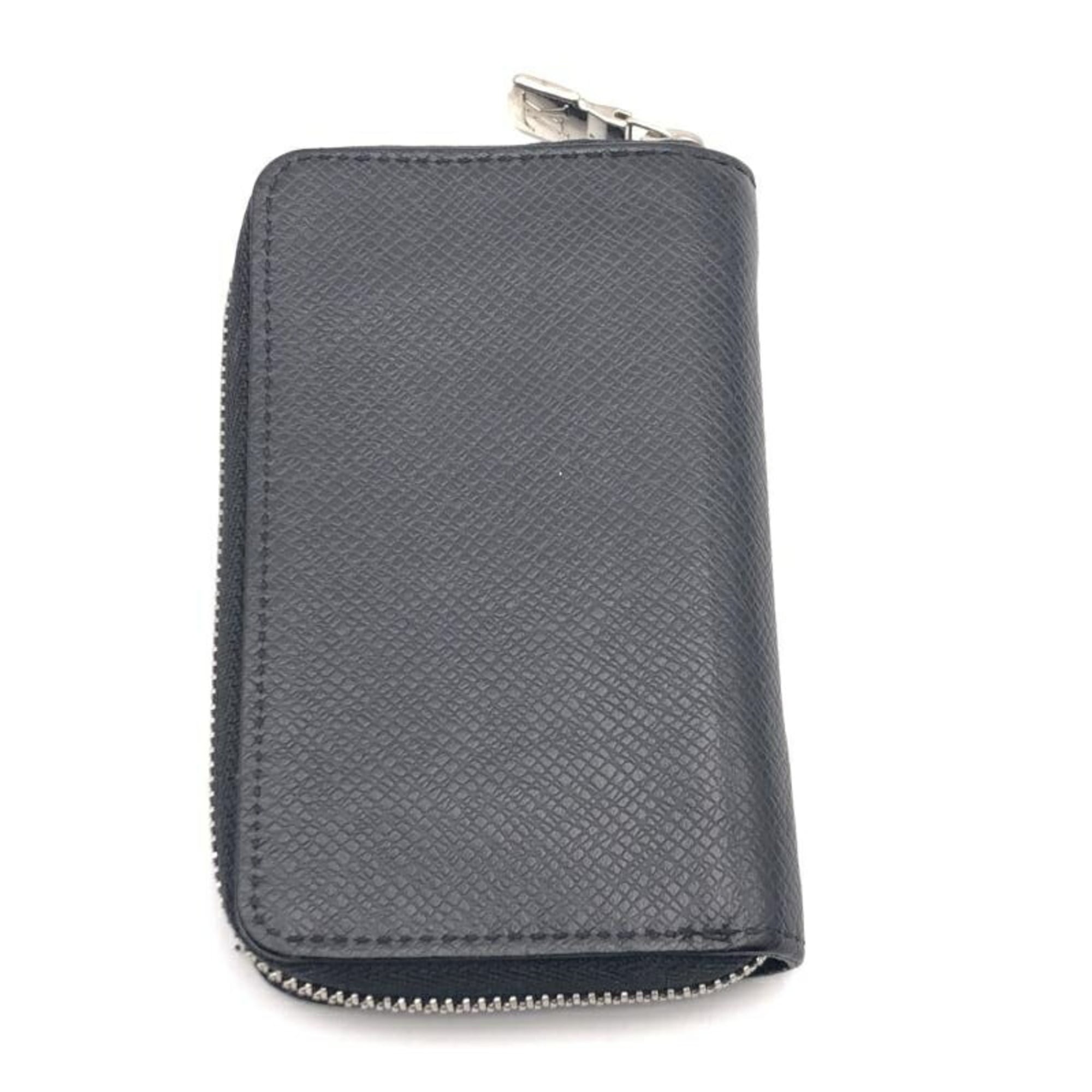 Louis Vuitton Black Taiga Leather (Pre-Owned)