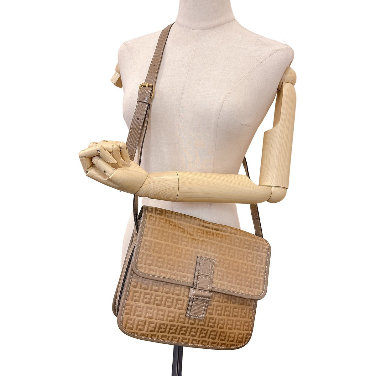 Fendi Beige Pvc Pochette Shoulder Bag (Pre-Owned)