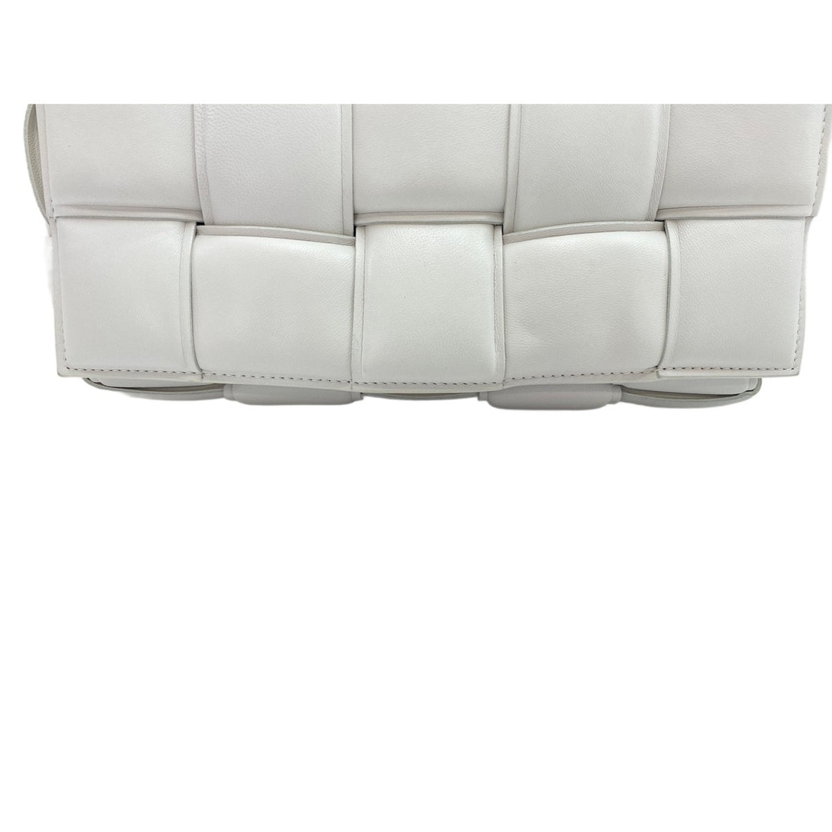 Bottega Veneta White Handbag (Pre-Owned)