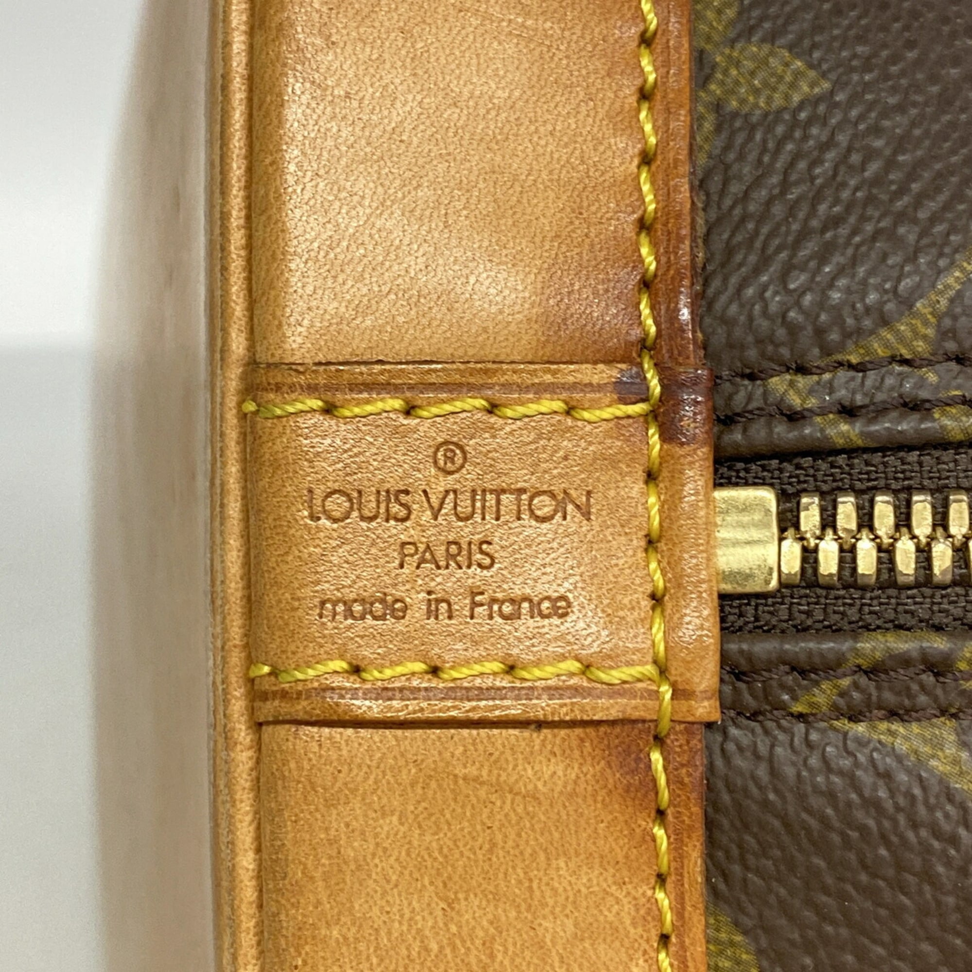 Louis Vuitton Brown Handbag (Pre-Owned)