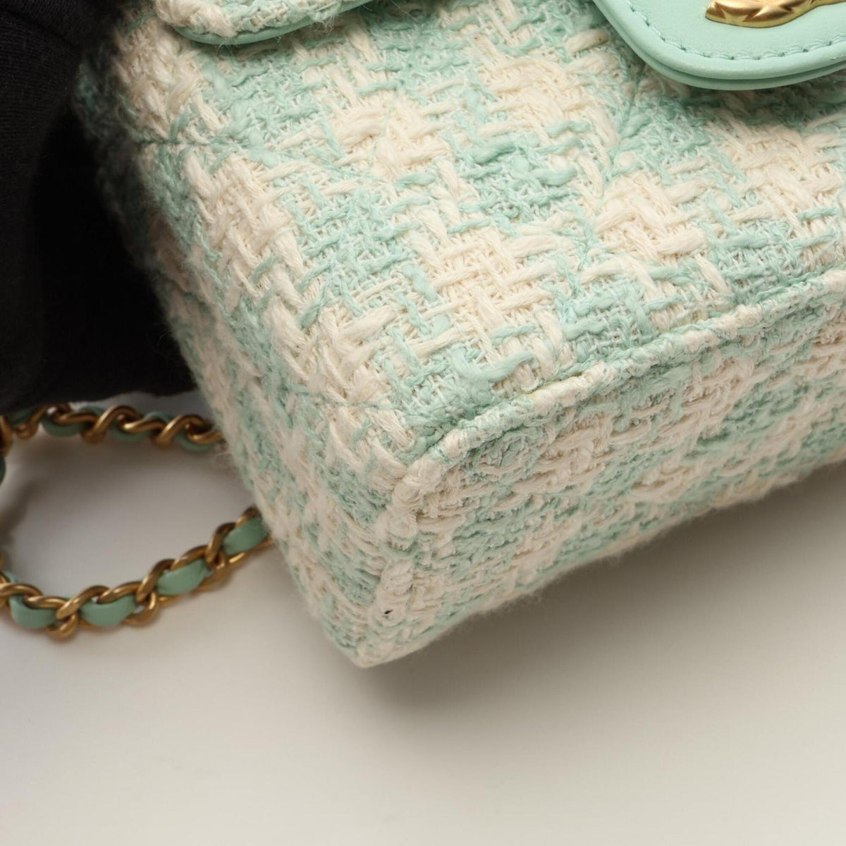 Chanel Green White Fabric Leather Handbag Shoulder Bag (Pre-Owned)