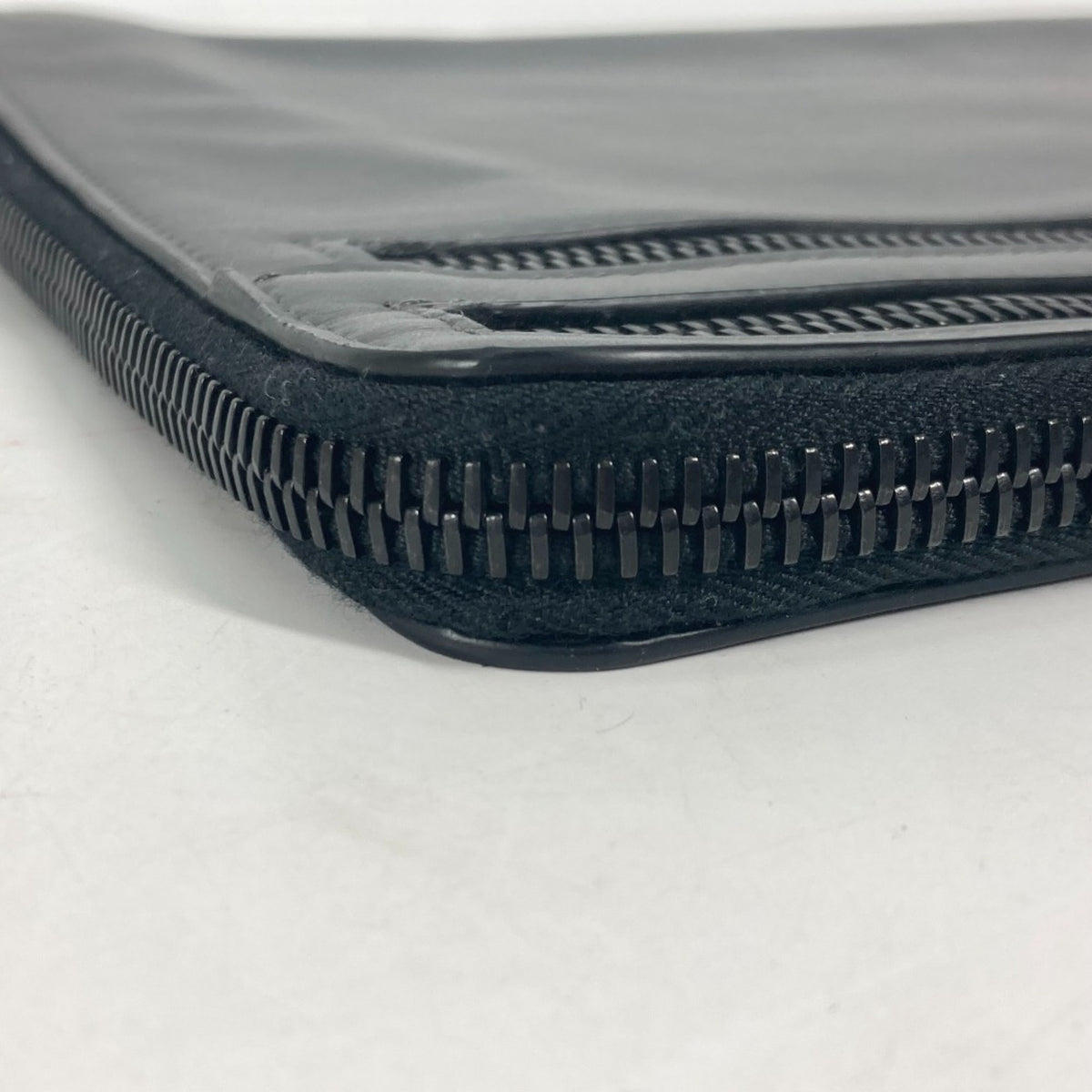 Fendi Gray Leather Clutch Bag (Pre-Owned)