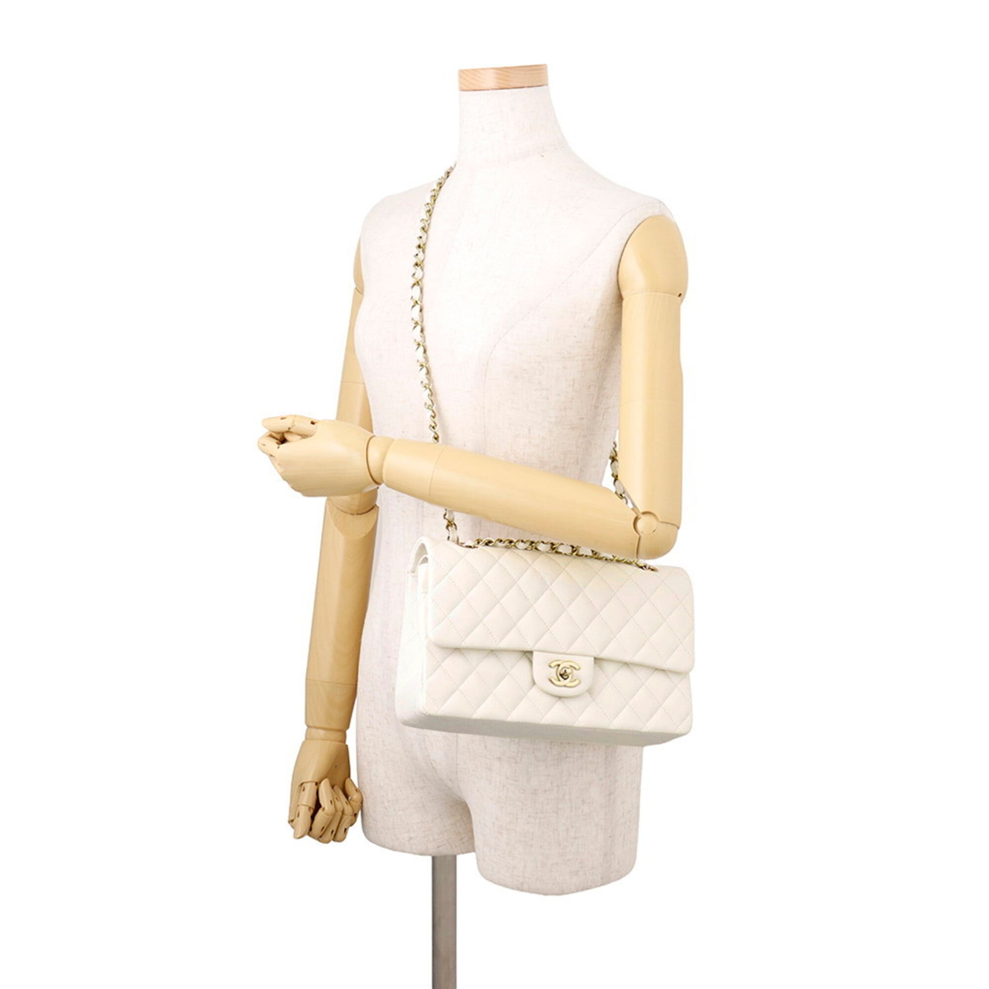 Chanel Matelasse White Grained Calfskin Handbag Shoulder Bag (Pre-Owned)