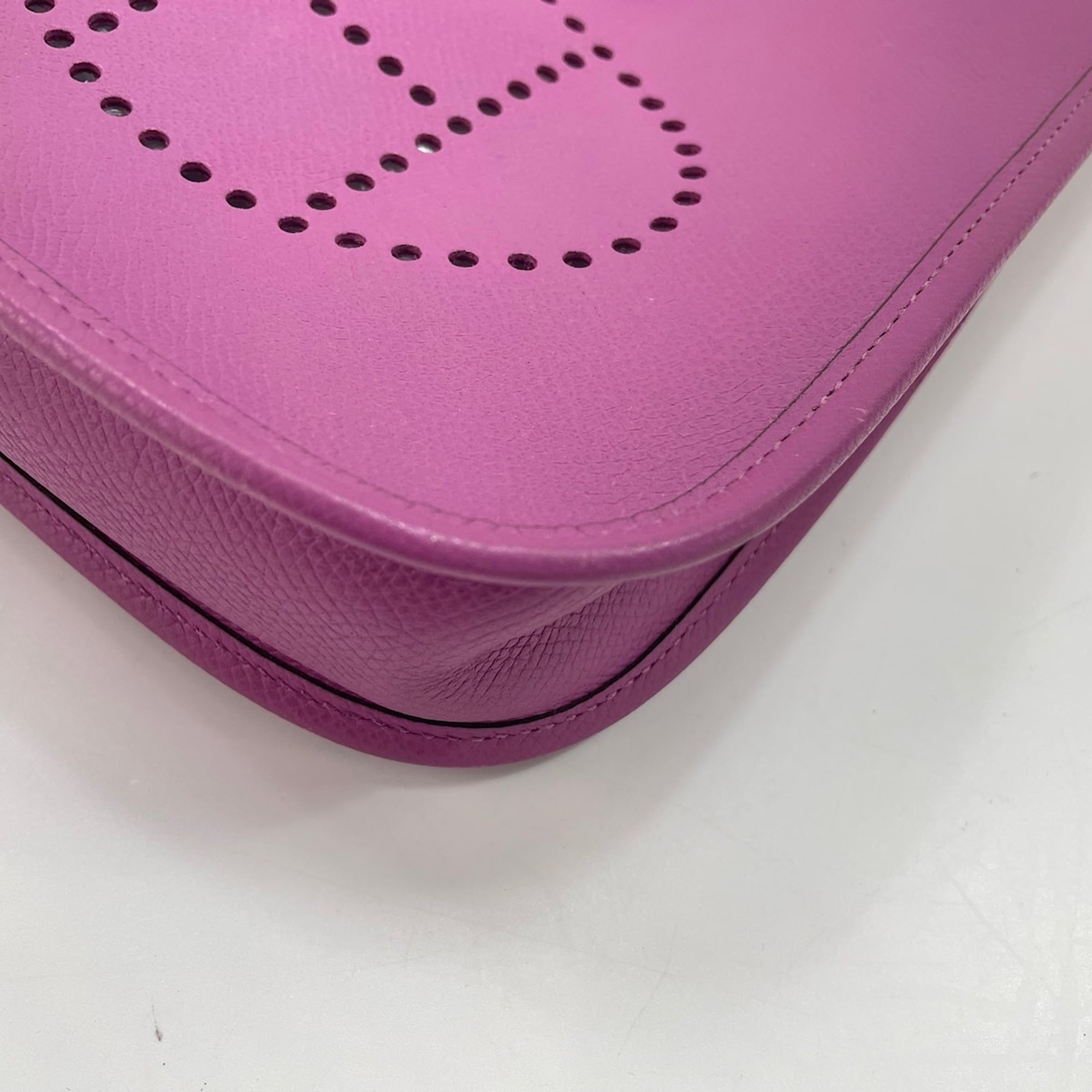 Hermes Purple Shoulder Bag (Pre-Owned)