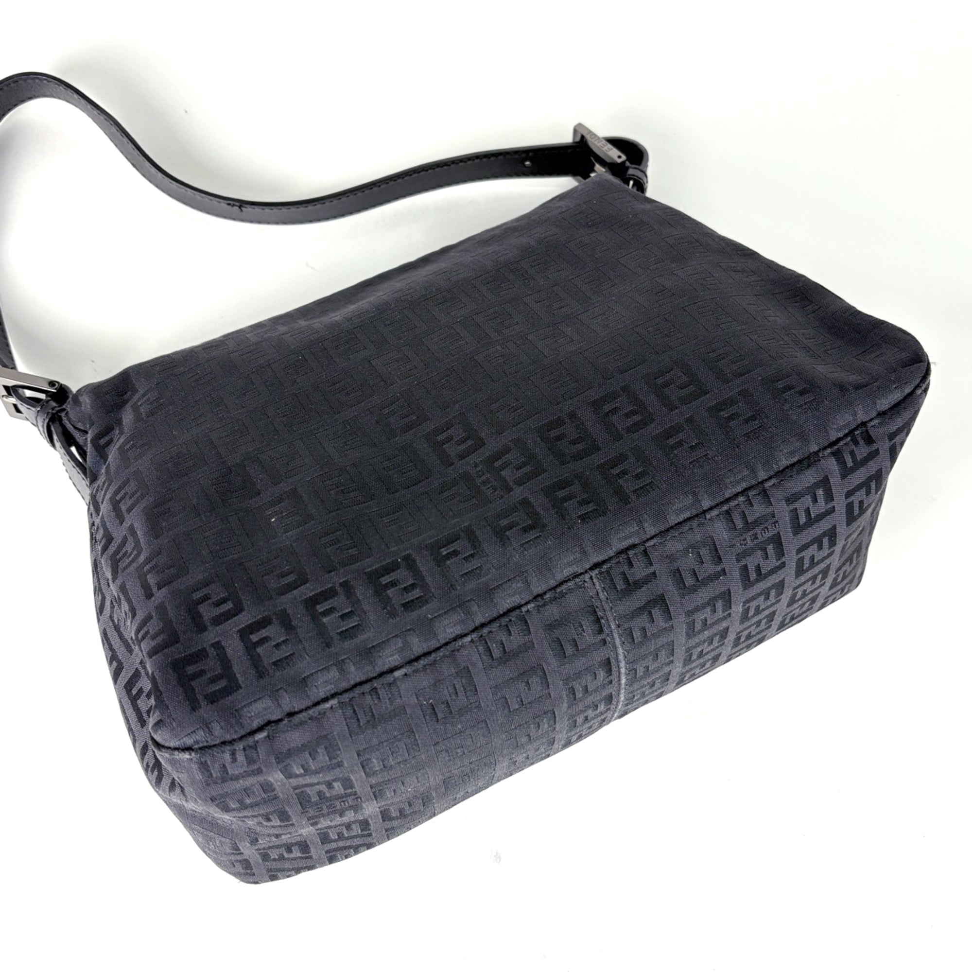 Fendi Zucchino Black Canvas Leather Shoulder Bag (Pre-Owned)