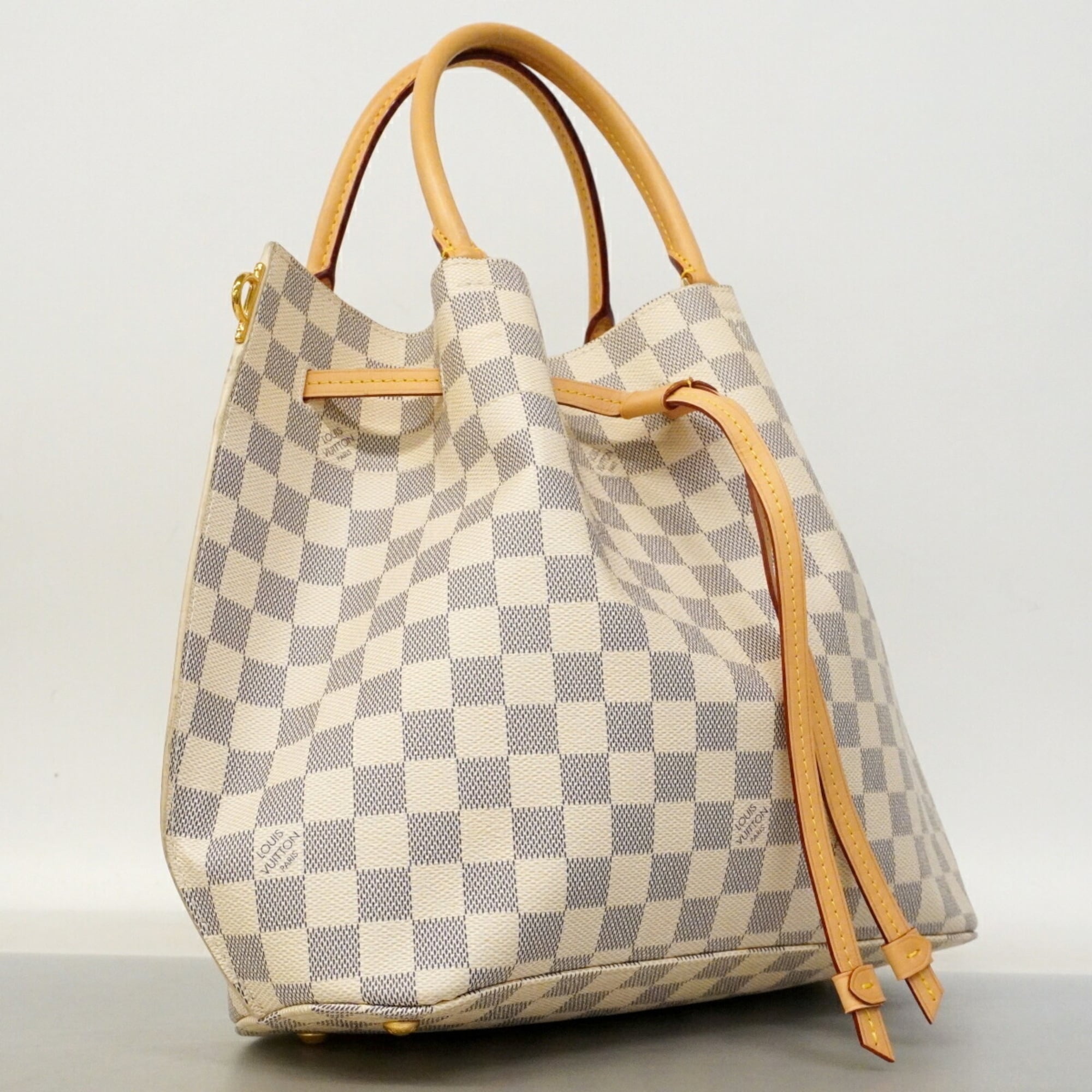 Louis Vuitton White Handbag (Pre-Owned)