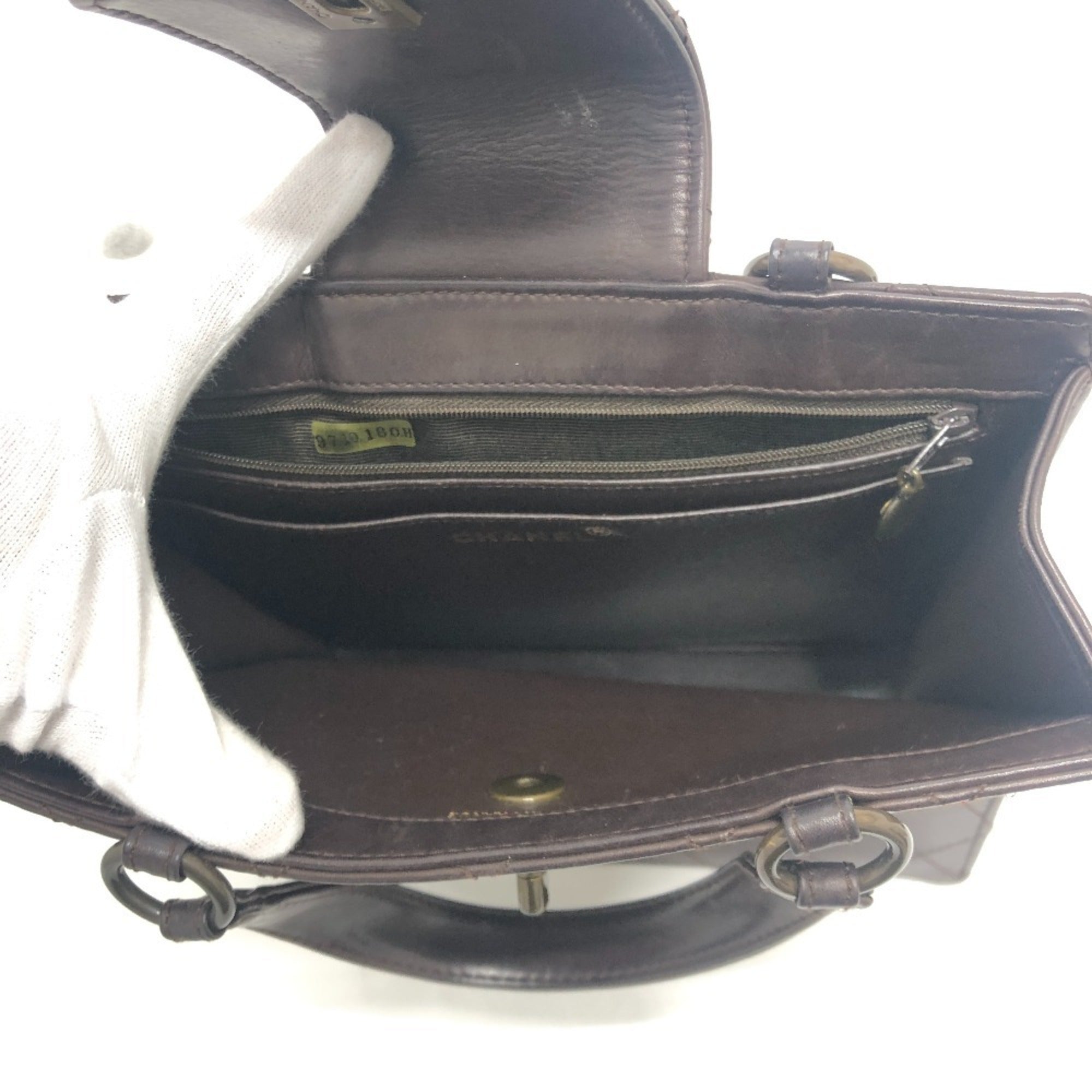 Chanel Brown Leather Handbag (Pre-Owned)