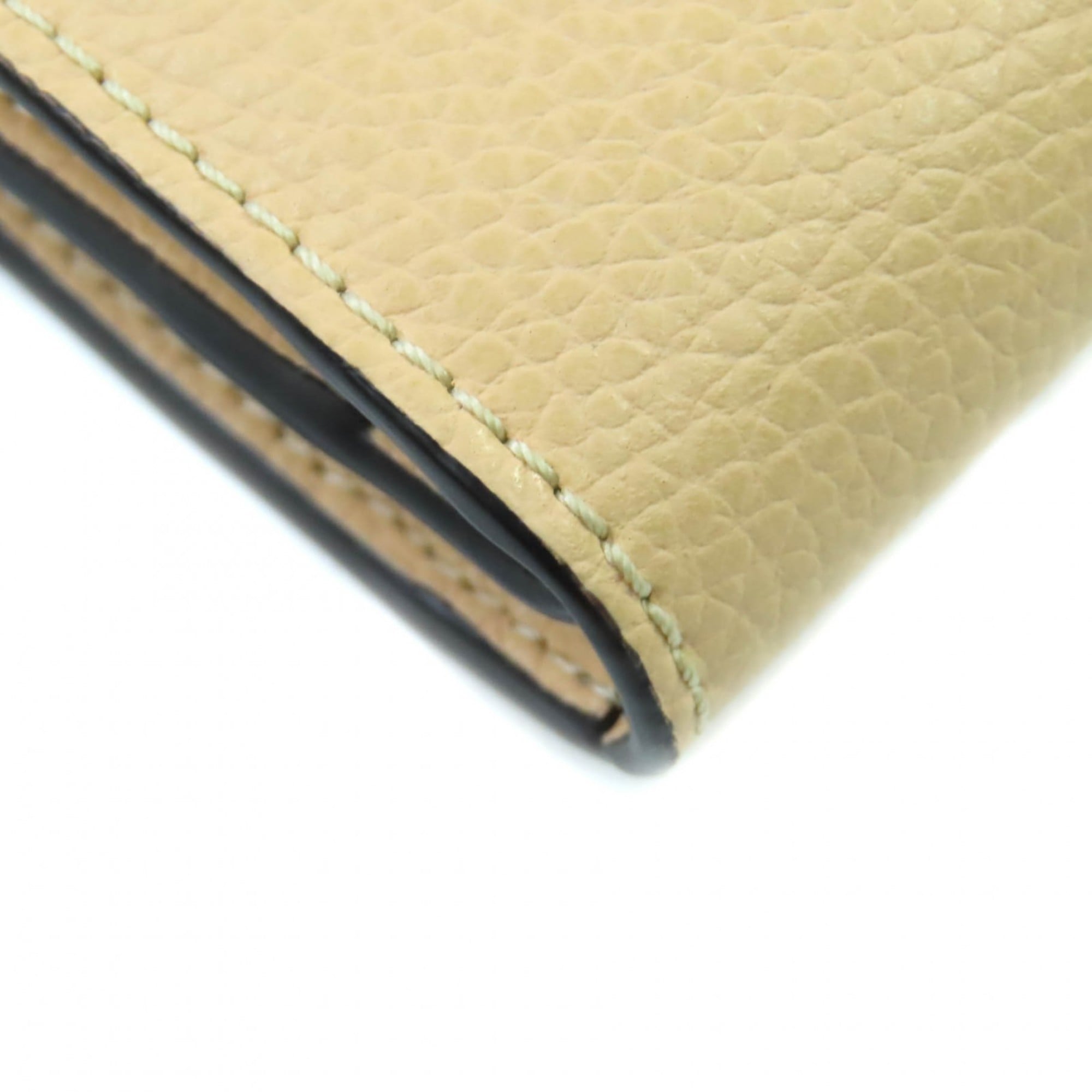 Chloé Beige Leather Long Wallet (Bi-Fold) (Pre-Owned)