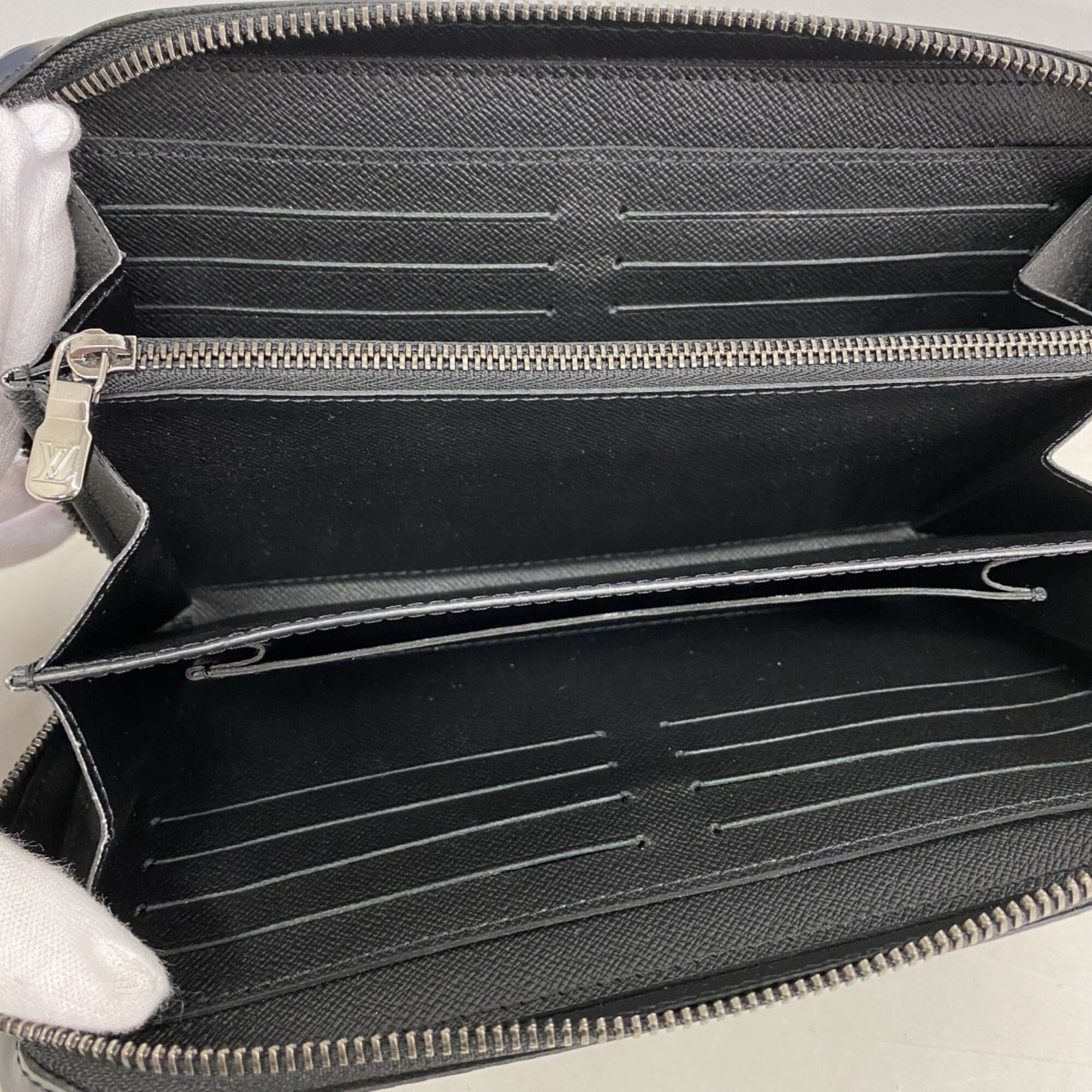 Louis Vuitton Black Long Wallet (Bi-Fold) (Pre-Owned)