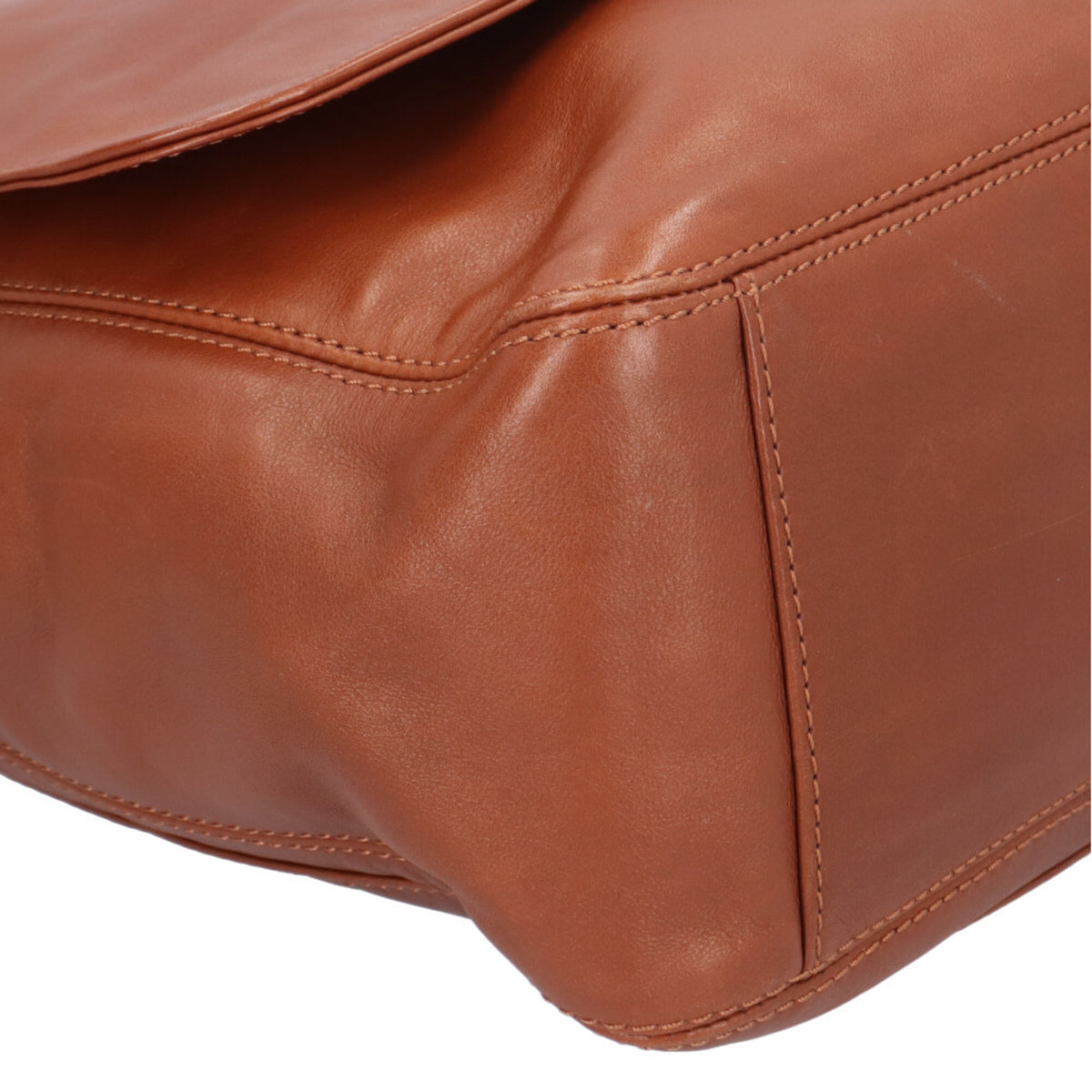 Chanel Brown Leather Handbag Shoulder Bag (Pre-Owned)