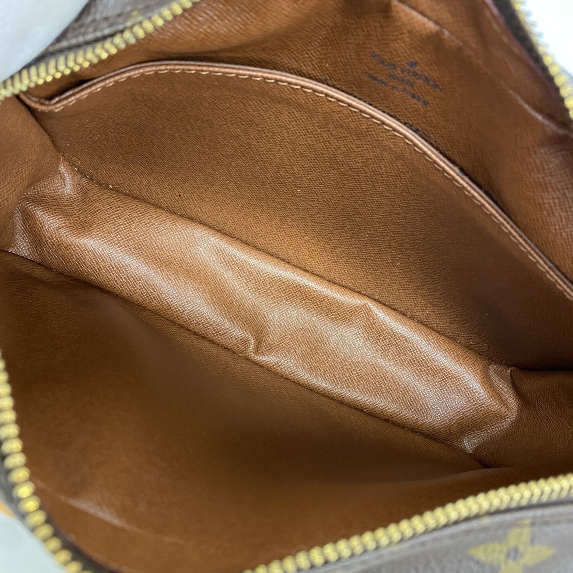 Louis Vuitton Brown Clutch Bag (Pre-Owned)