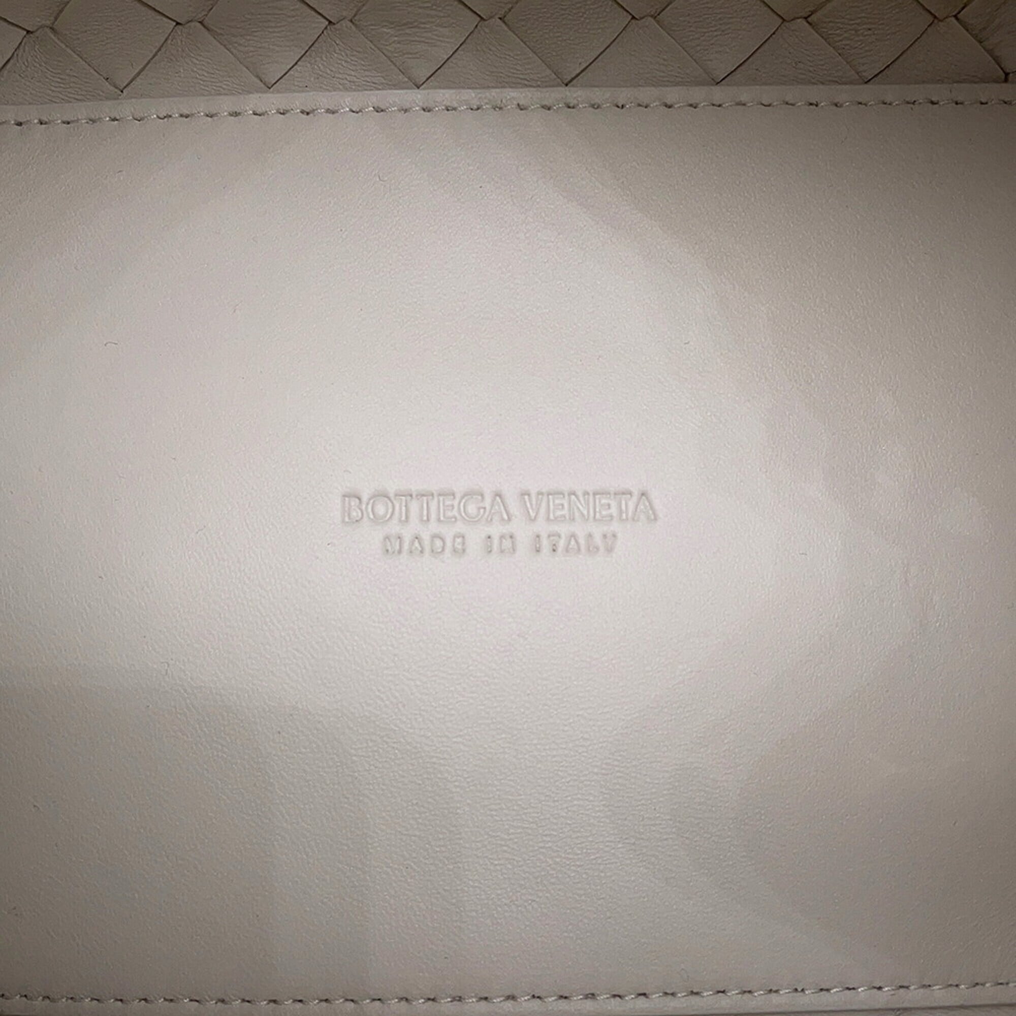 Bottega Veneta Intrecciato White Leather Handbag Shoulder Bag (Pre-Owned)