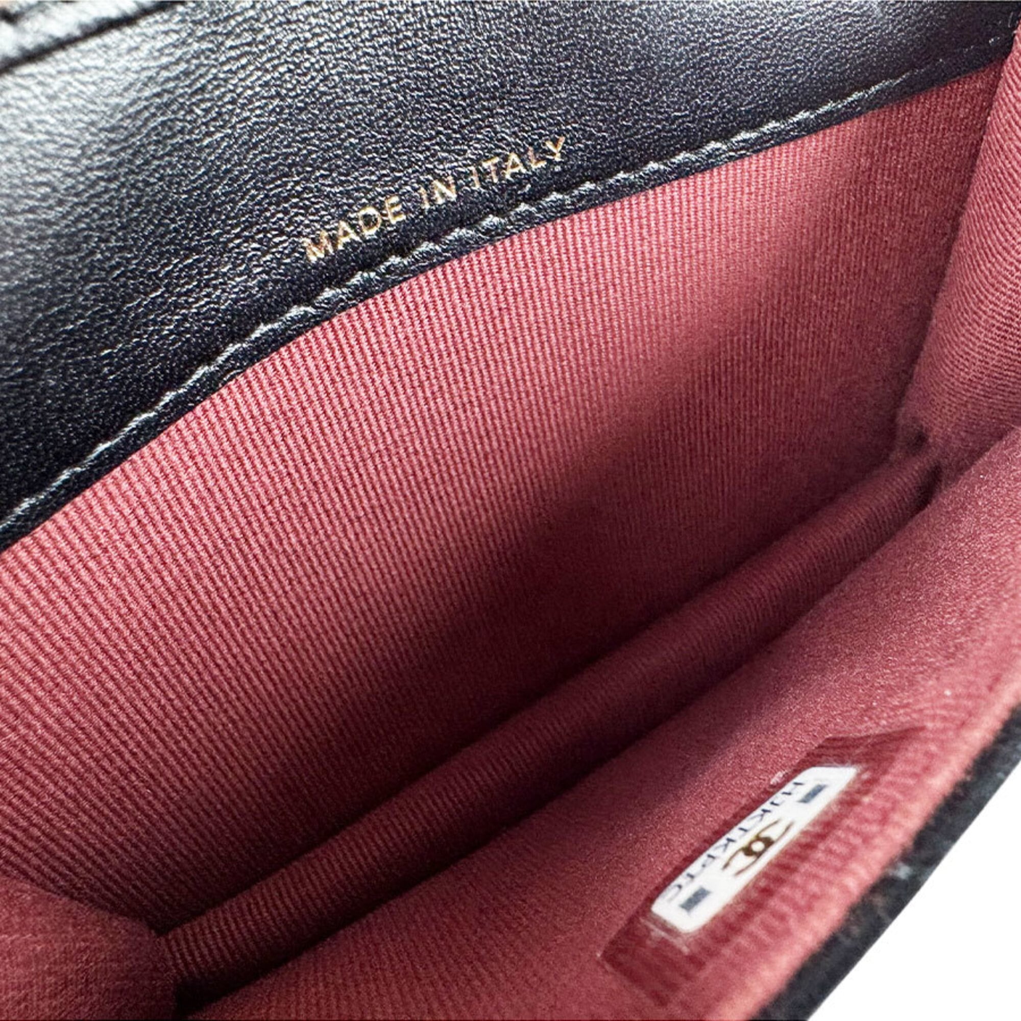 Chanel Black Leather Pochette (Pre-Owned)
