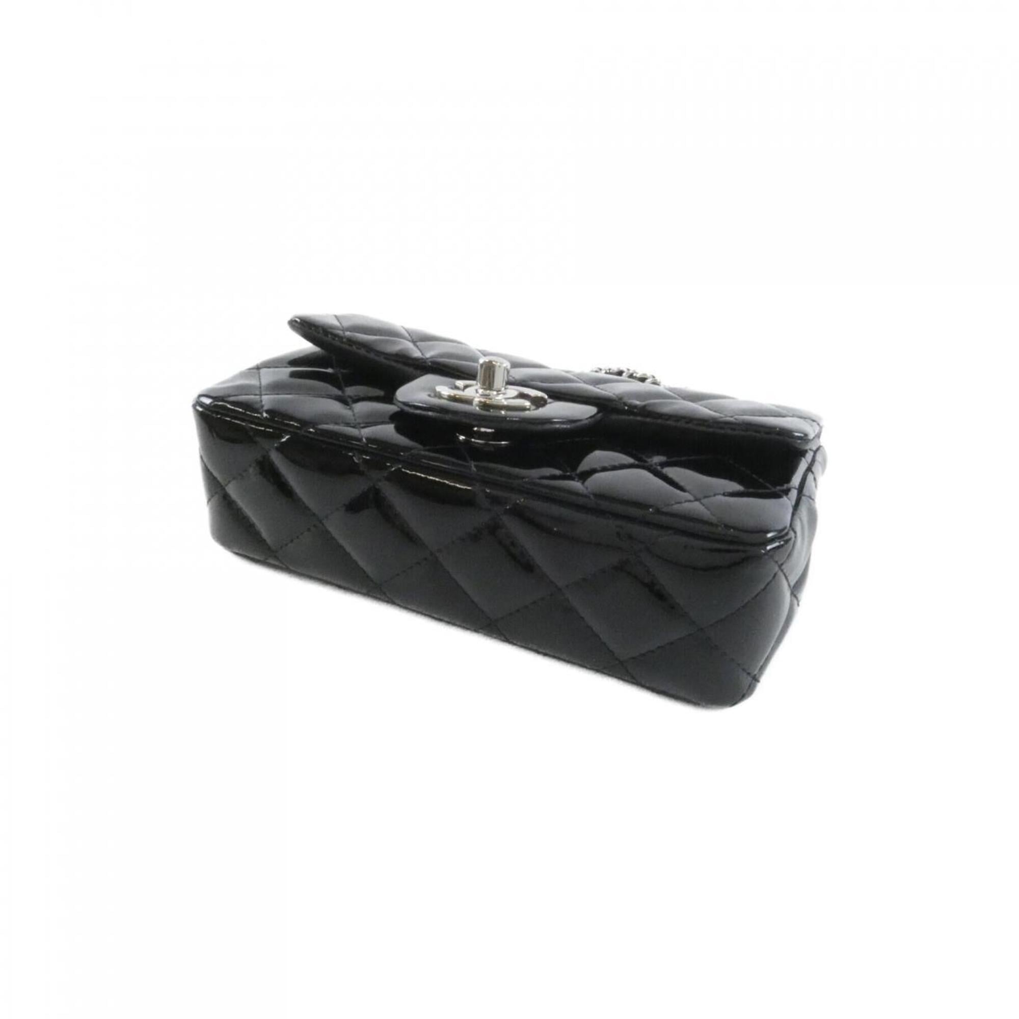 Chanel Black Leather Shoulder Bag (Pre-Owned)