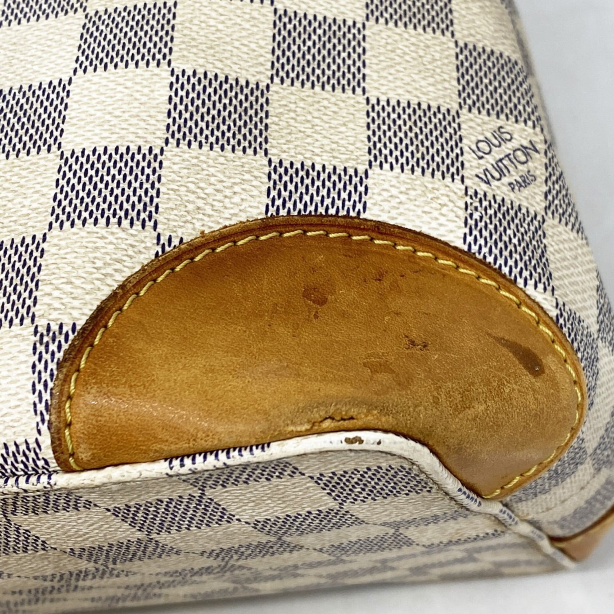 Louis Vuitton White Tote Bag (Pre-Owned)