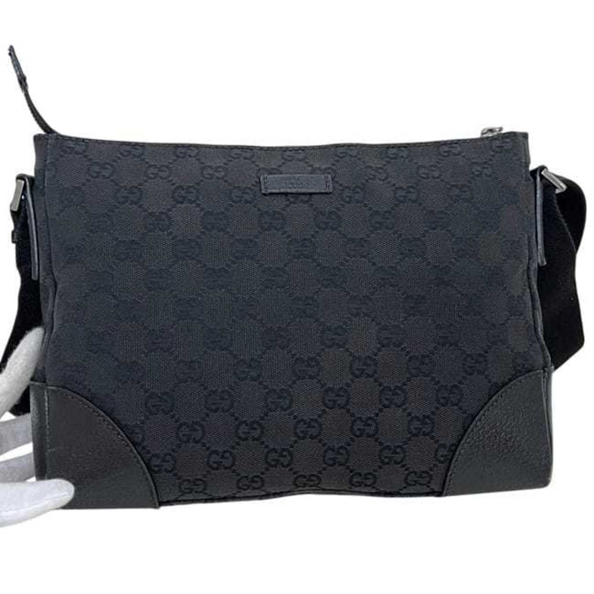 Gucci Gg Canvas Black Gg Canvas Messenger Bag Shoulder Bag (Pre-Owned)