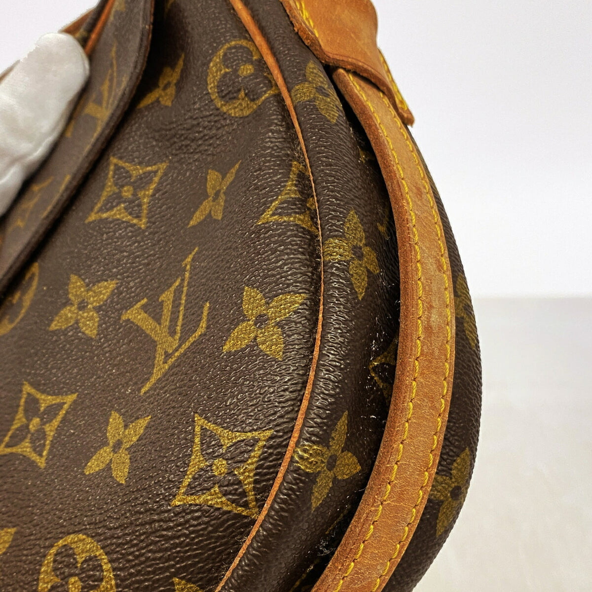 Louis Vuitton Brown Shoulder Bag (Pre-Owned)
