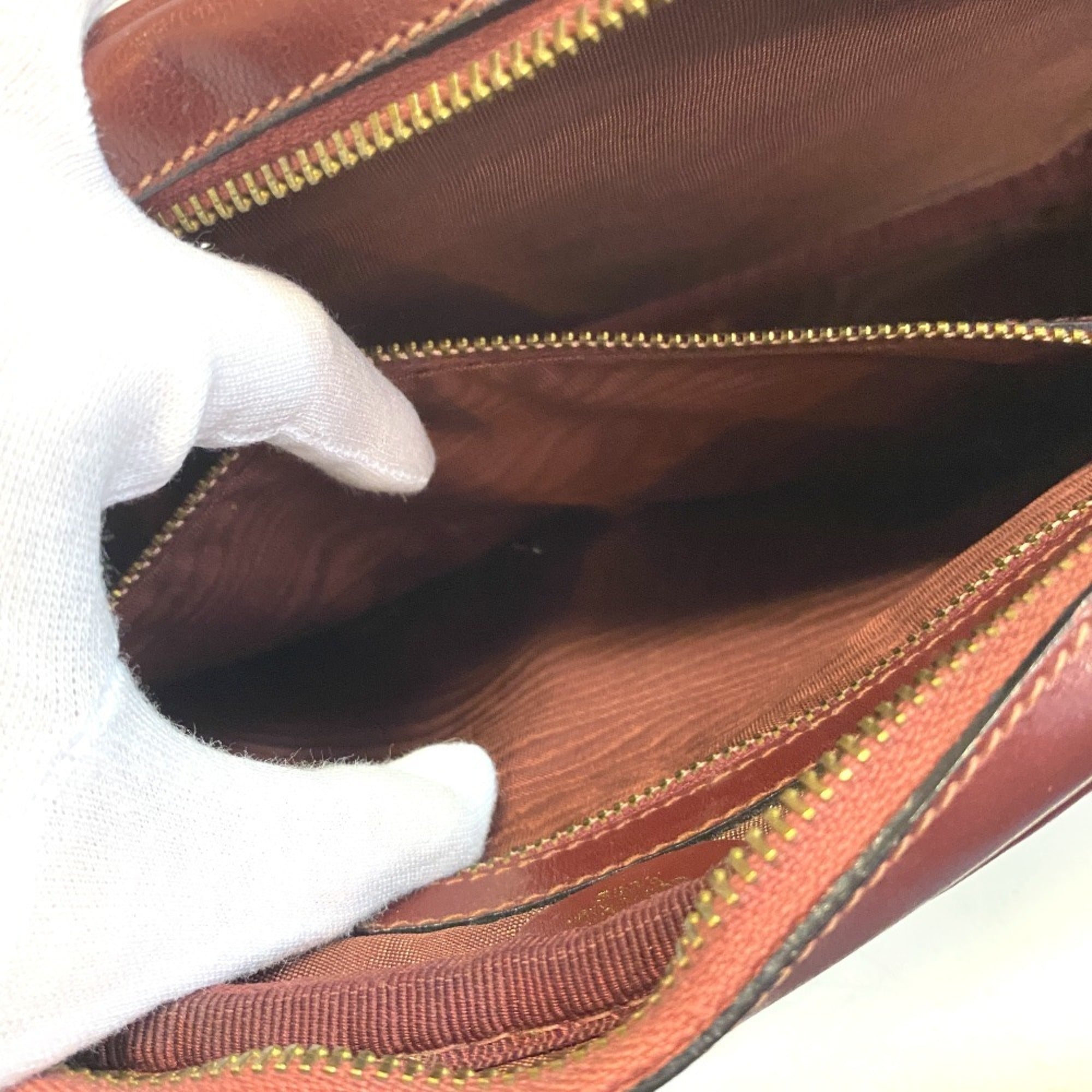 Cartier Bordeaux Red Color Leather Shoulder Bag (Pre-Owned)