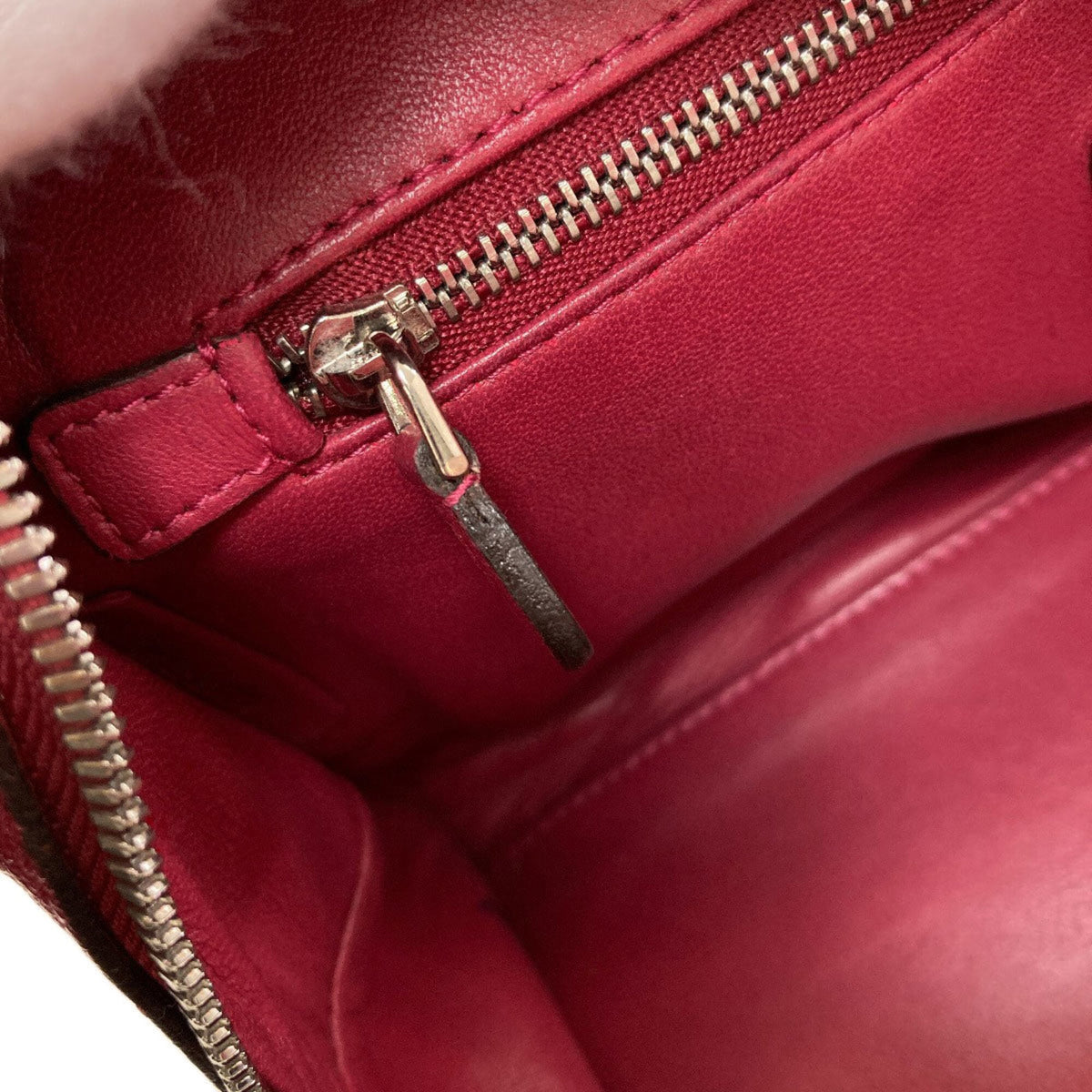 Loewe Red Color Leather Handbag (Pre-Owned)