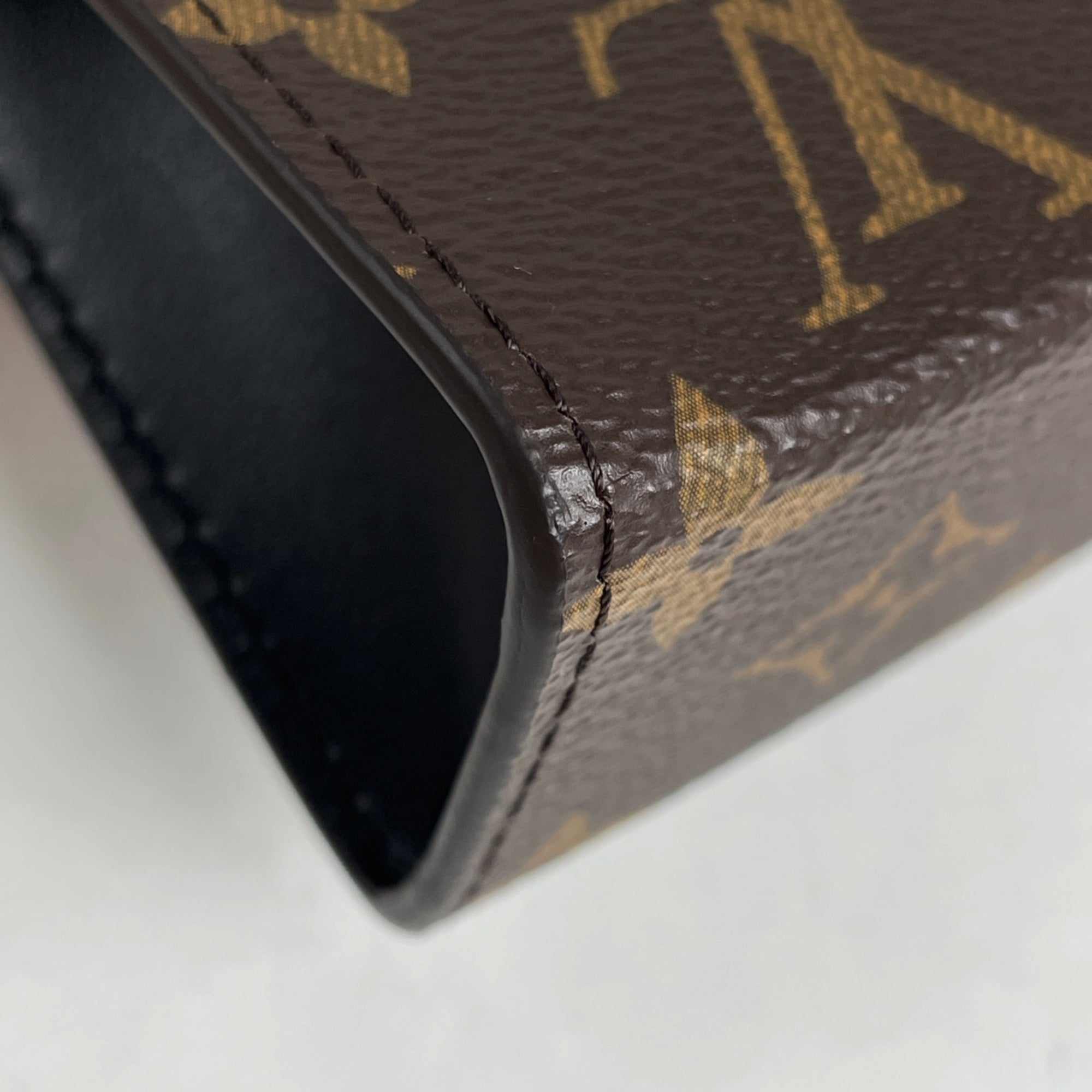 Louis Vuitton Brown Monogram Pouch Shoulder Bag (Pre-Owned)