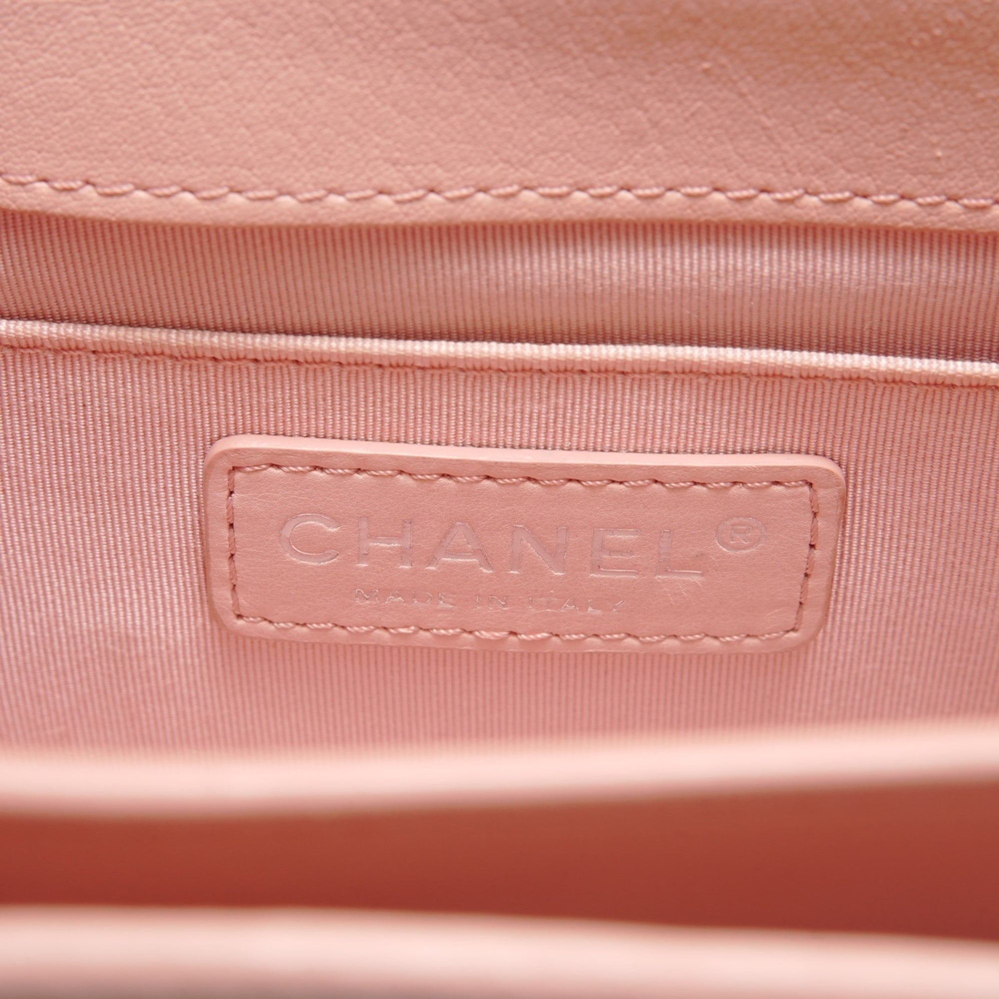 Chanel Pink Shoulder Bag (Pre-Owned)