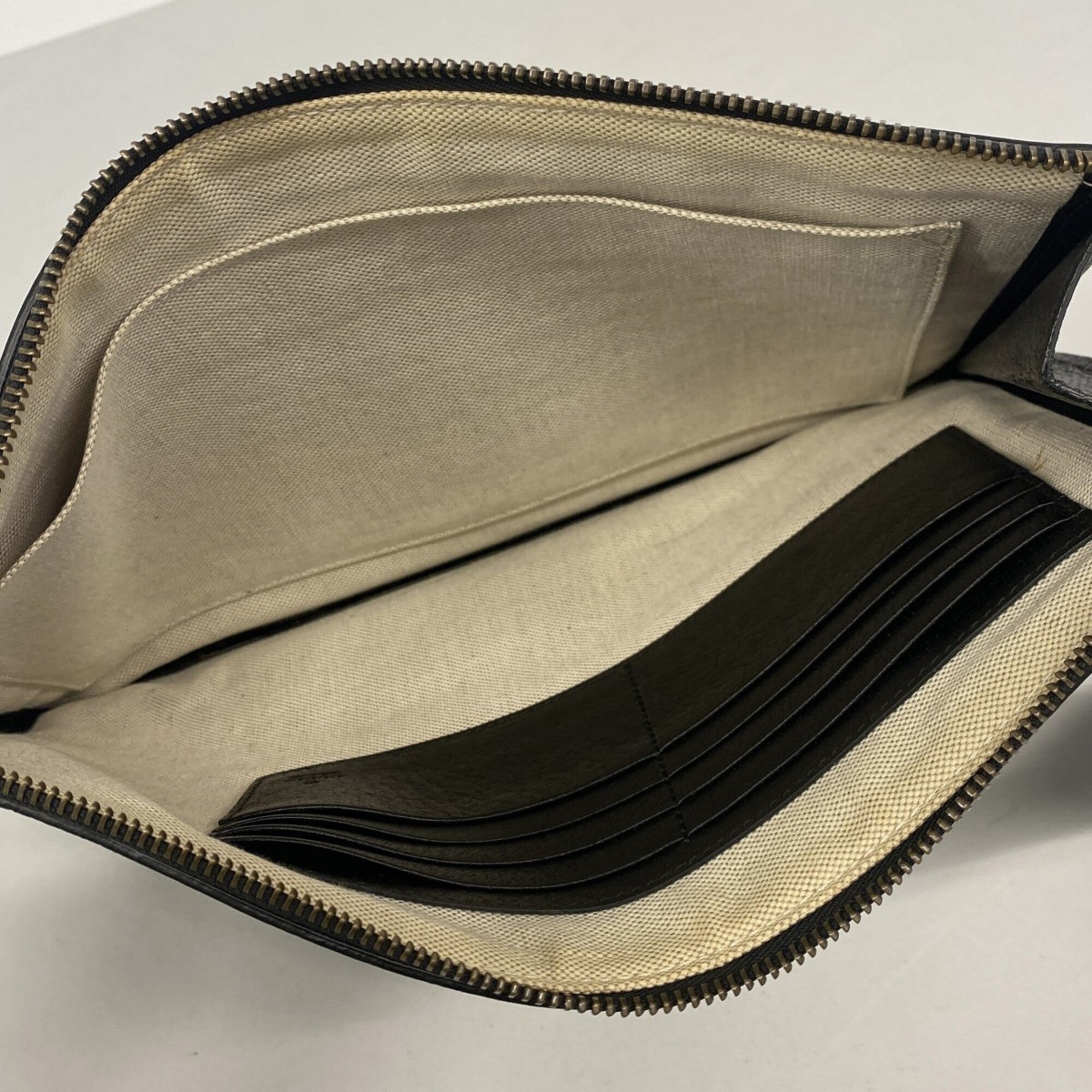 Gucci Black Leather Clutch Bag (Pre-Owned)